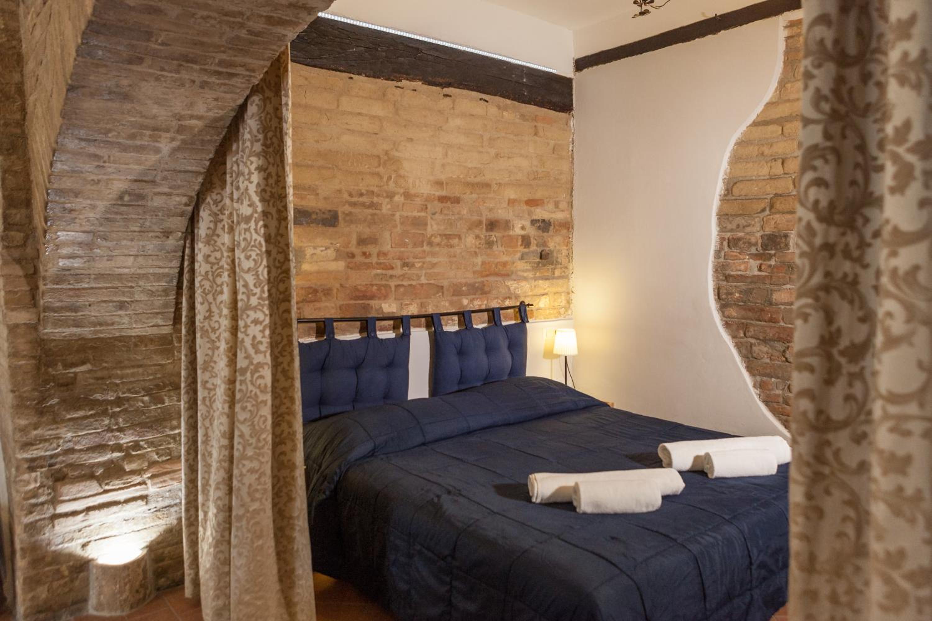 Studio Apartment photo 1