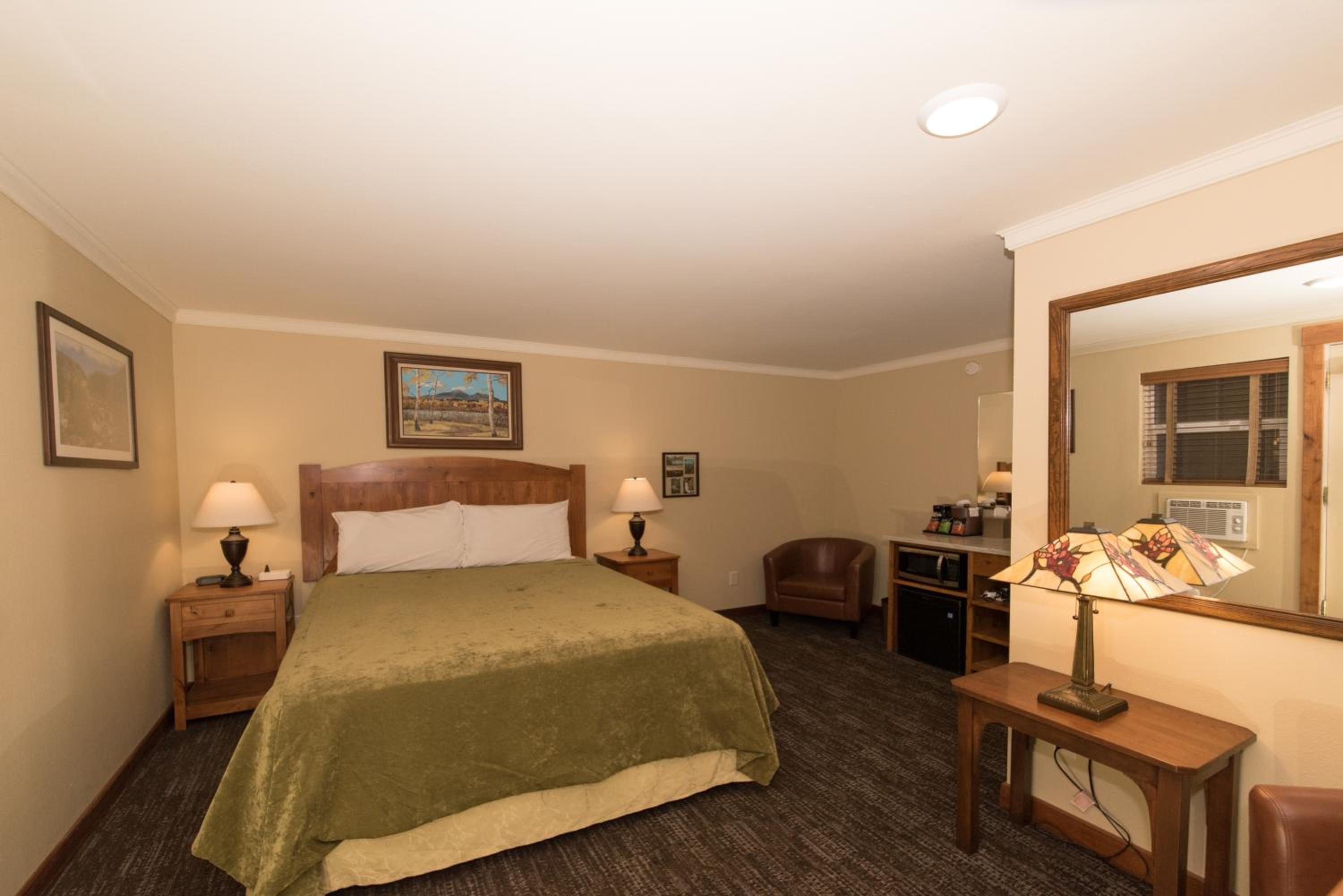 Economy Queen Room with No View