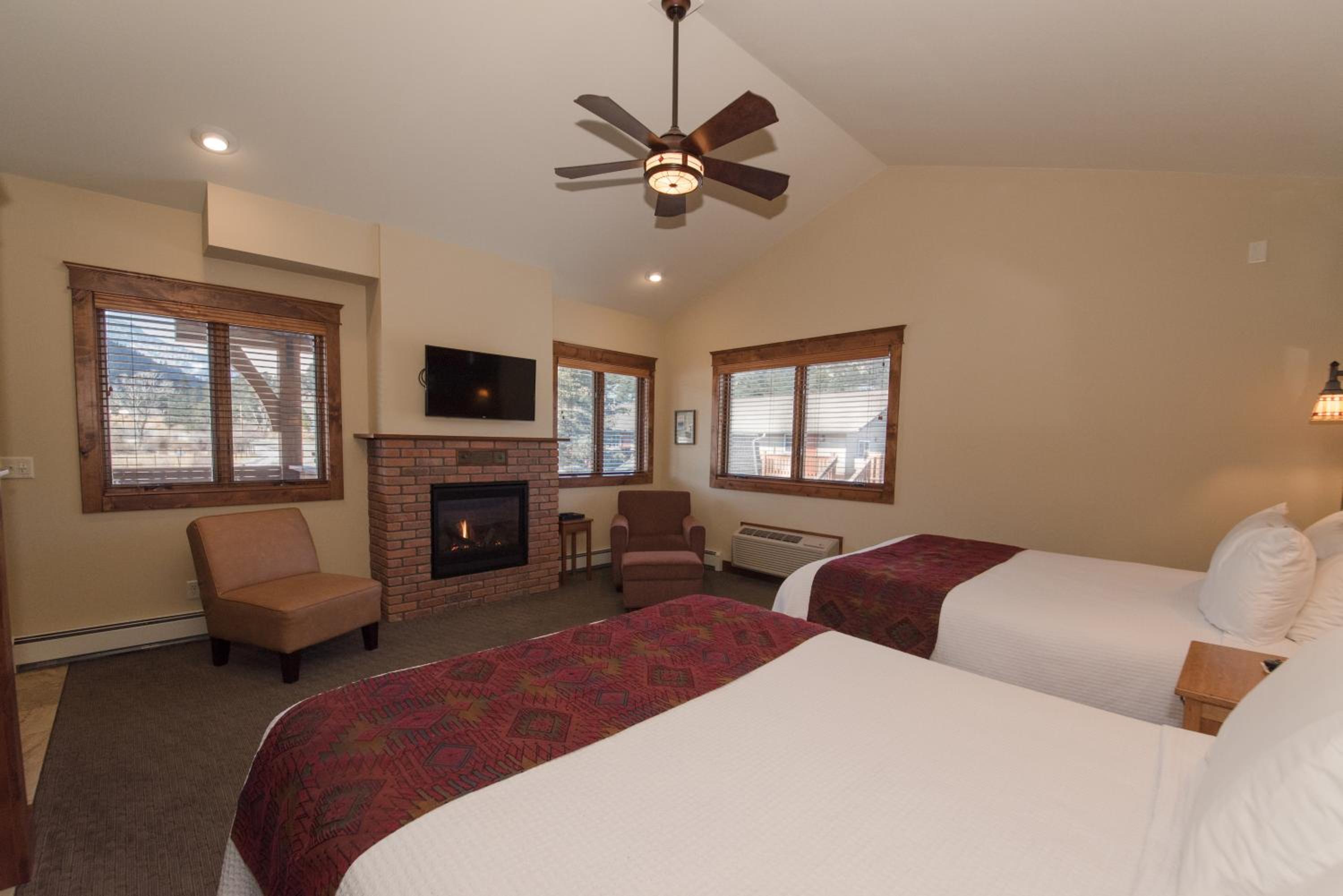 Deluxe Queen Room with Two Queen Beds