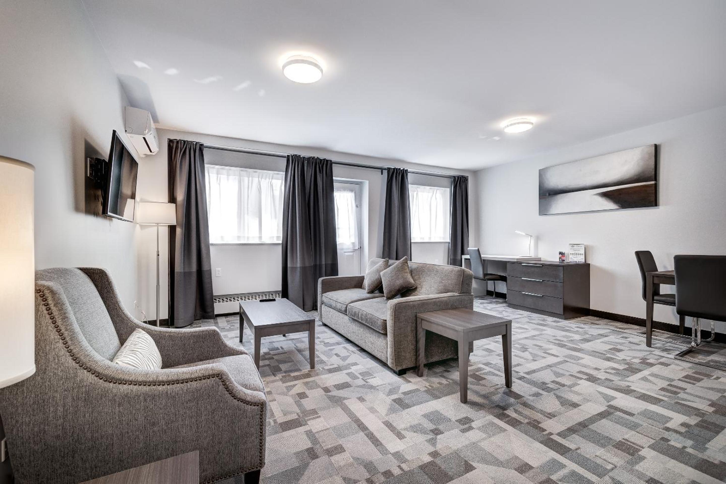 Superior Suite With Queen Bed