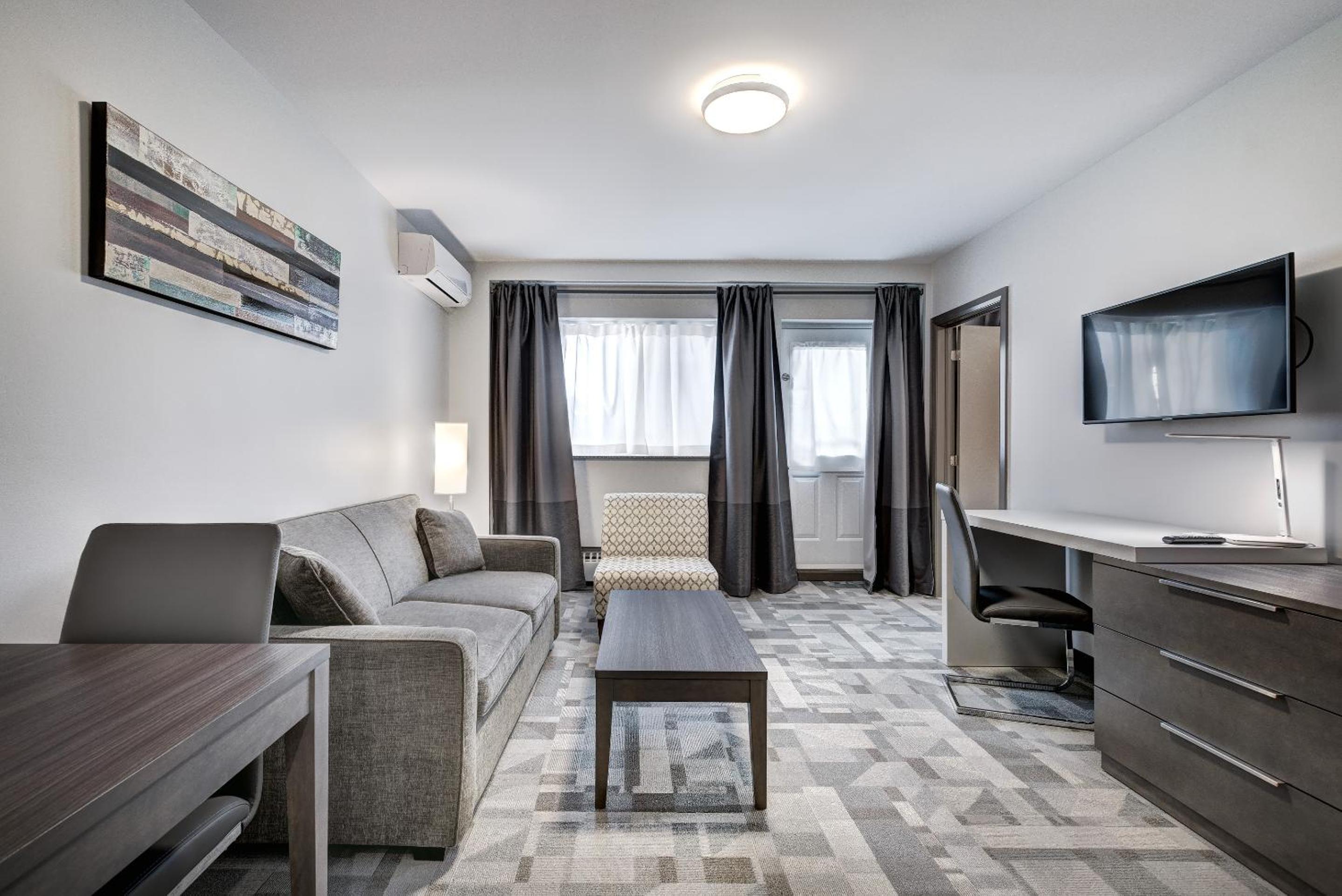 Superior Suite With Two Double Beds photo 3