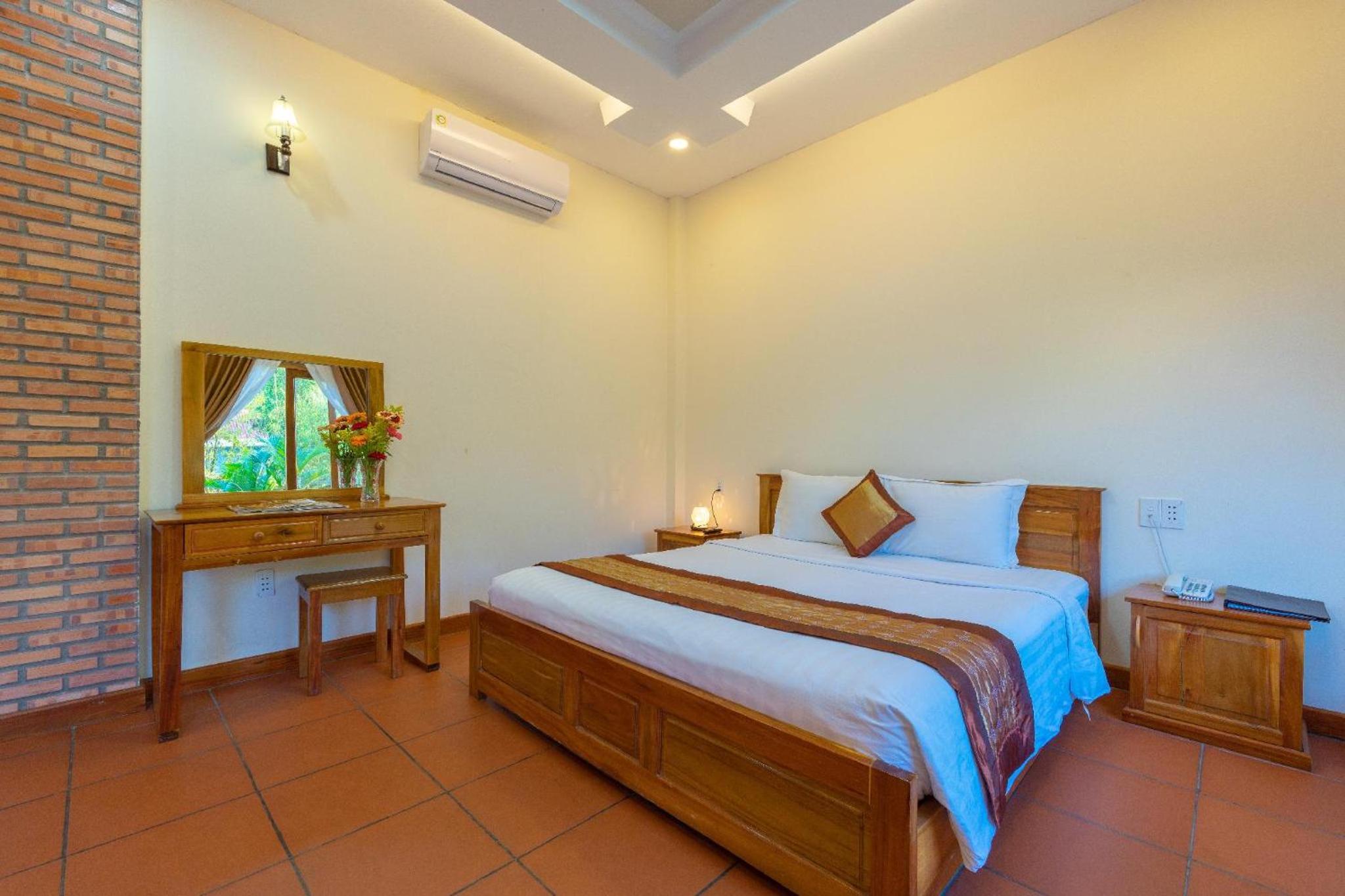 Deluxe Bungalow - Photo 12