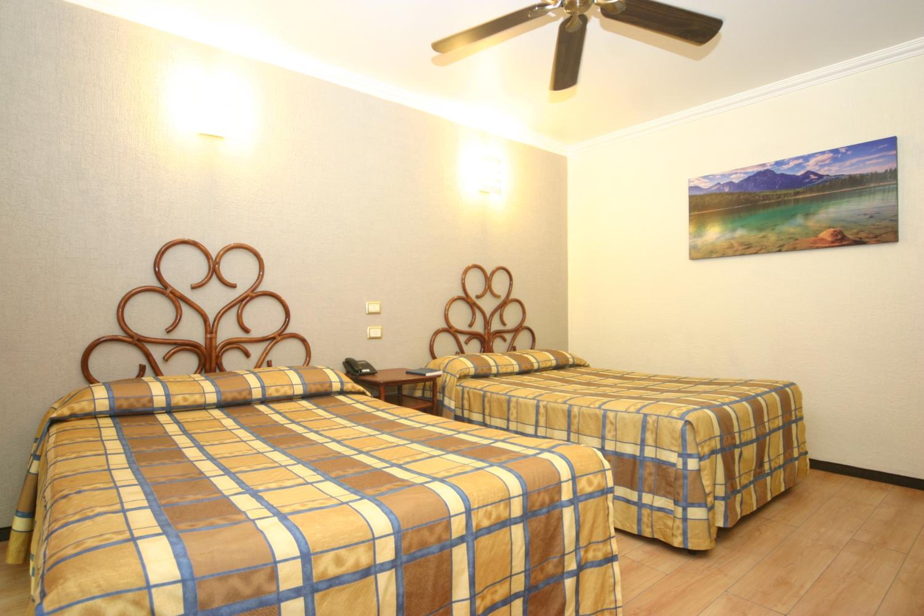Standard Twin Room photo 3