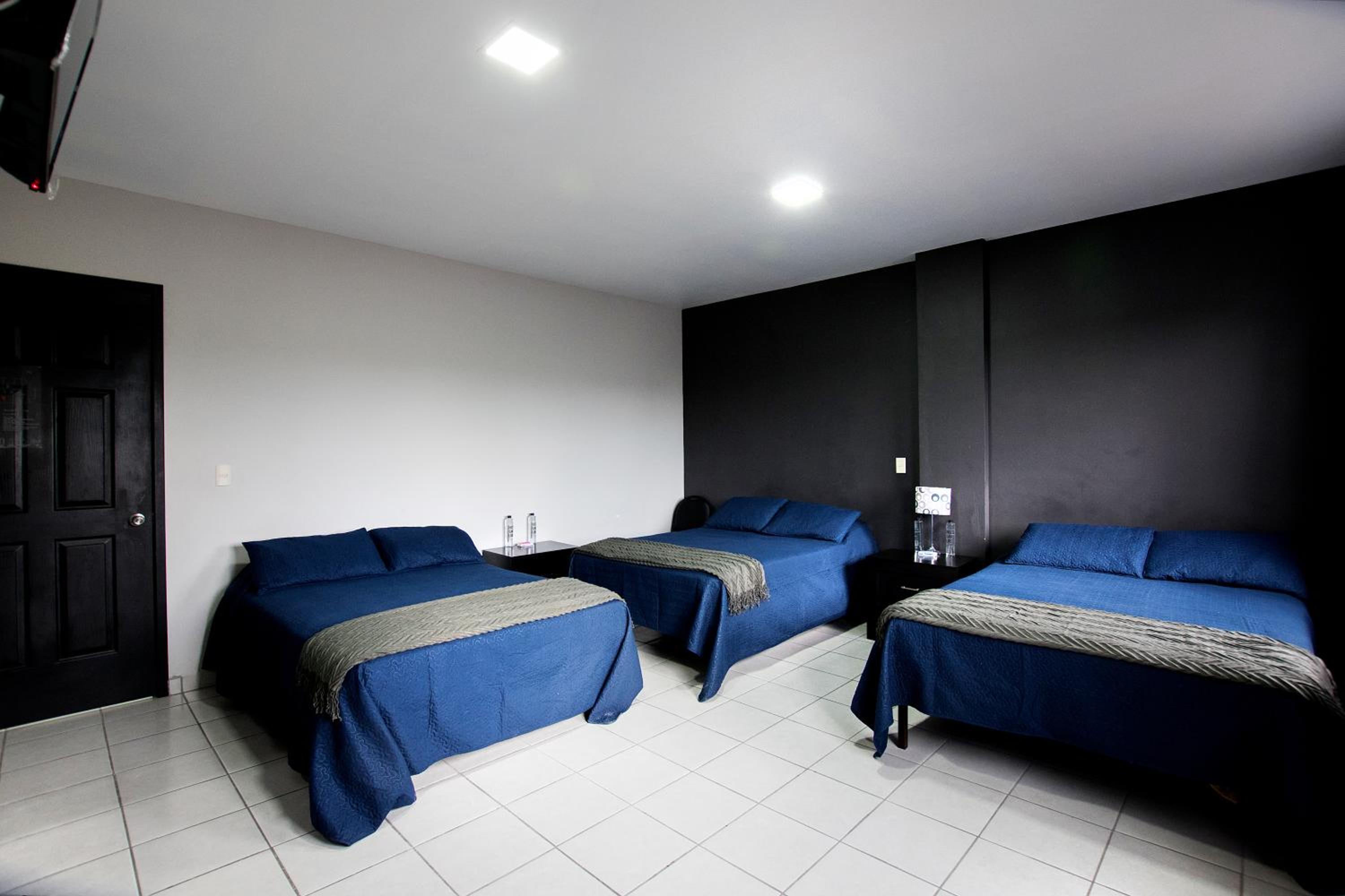 Triple Room - Photo 6