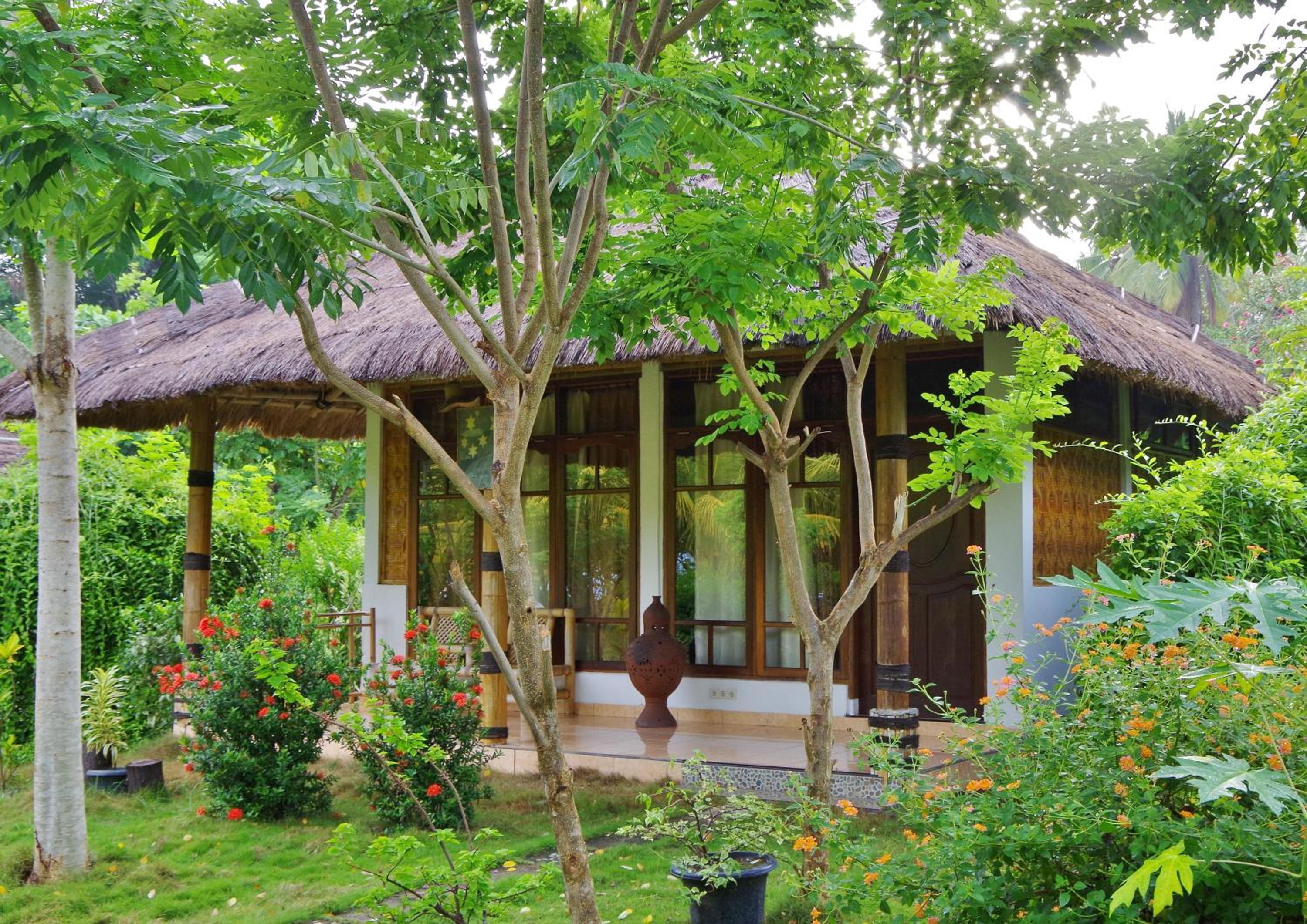 One-Bedroom Bungalow with Sea View - Photo 11