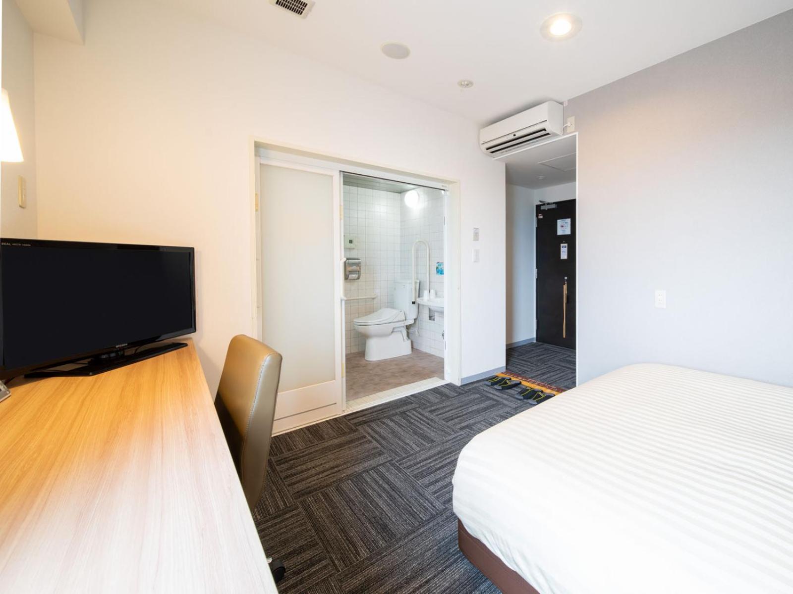Double Room with Small Double Bed - Non-Smoking photo 2