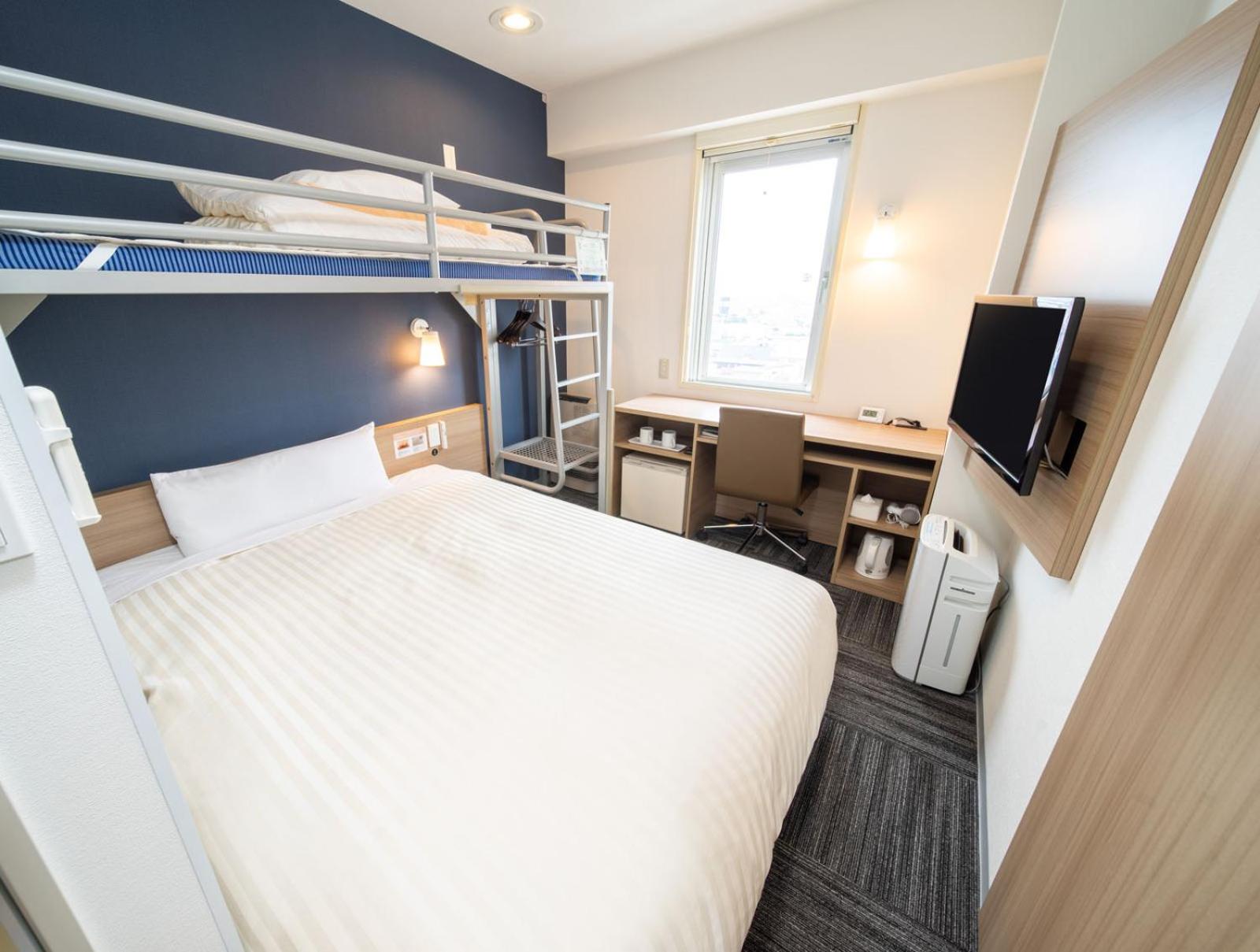 Room with Double Bed and Bunk Bed - Non-Smoking photo 2