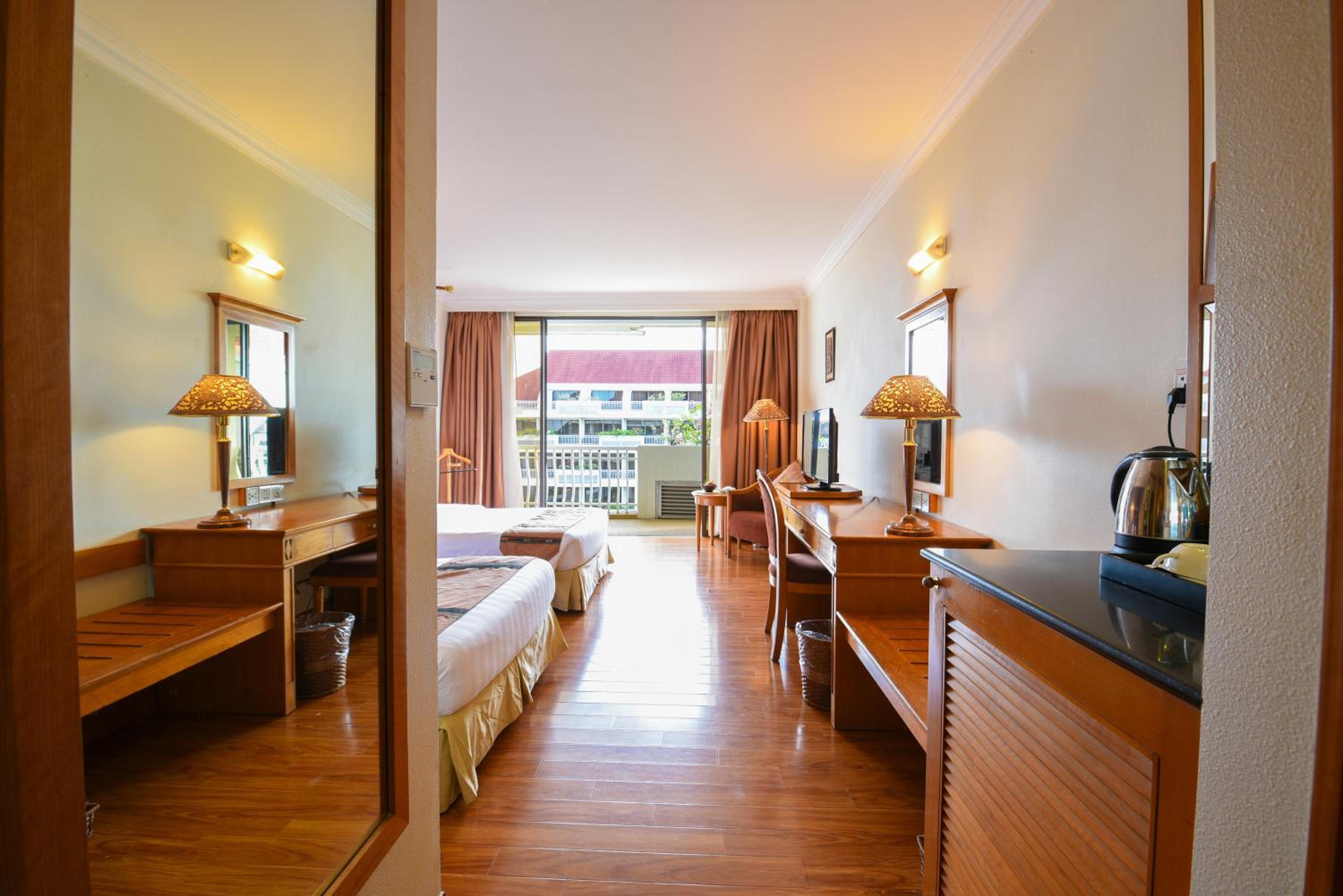 Deluxe Twin Room - Photo 6