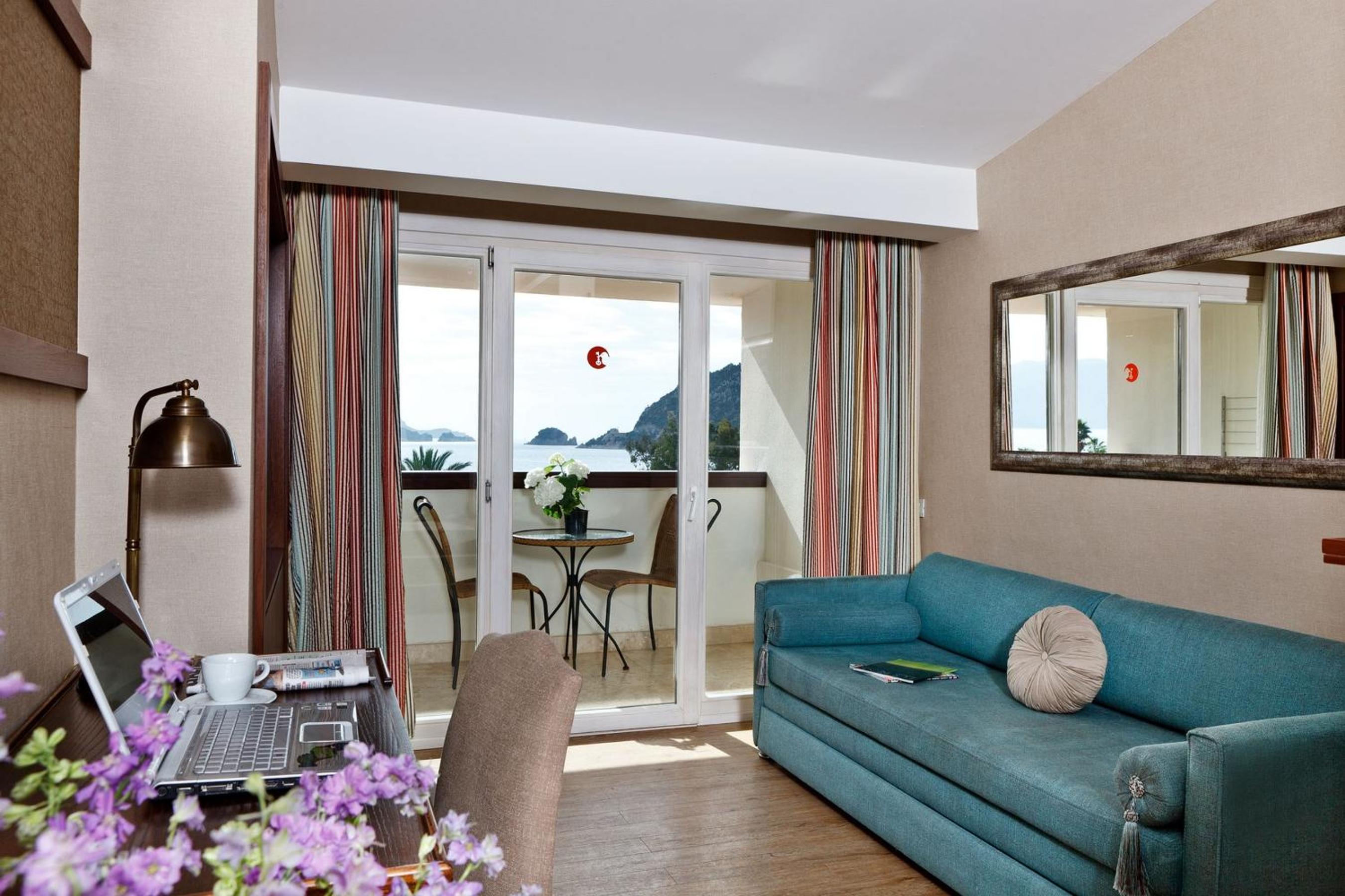 Premium Deluxe Room - Exclusive Services