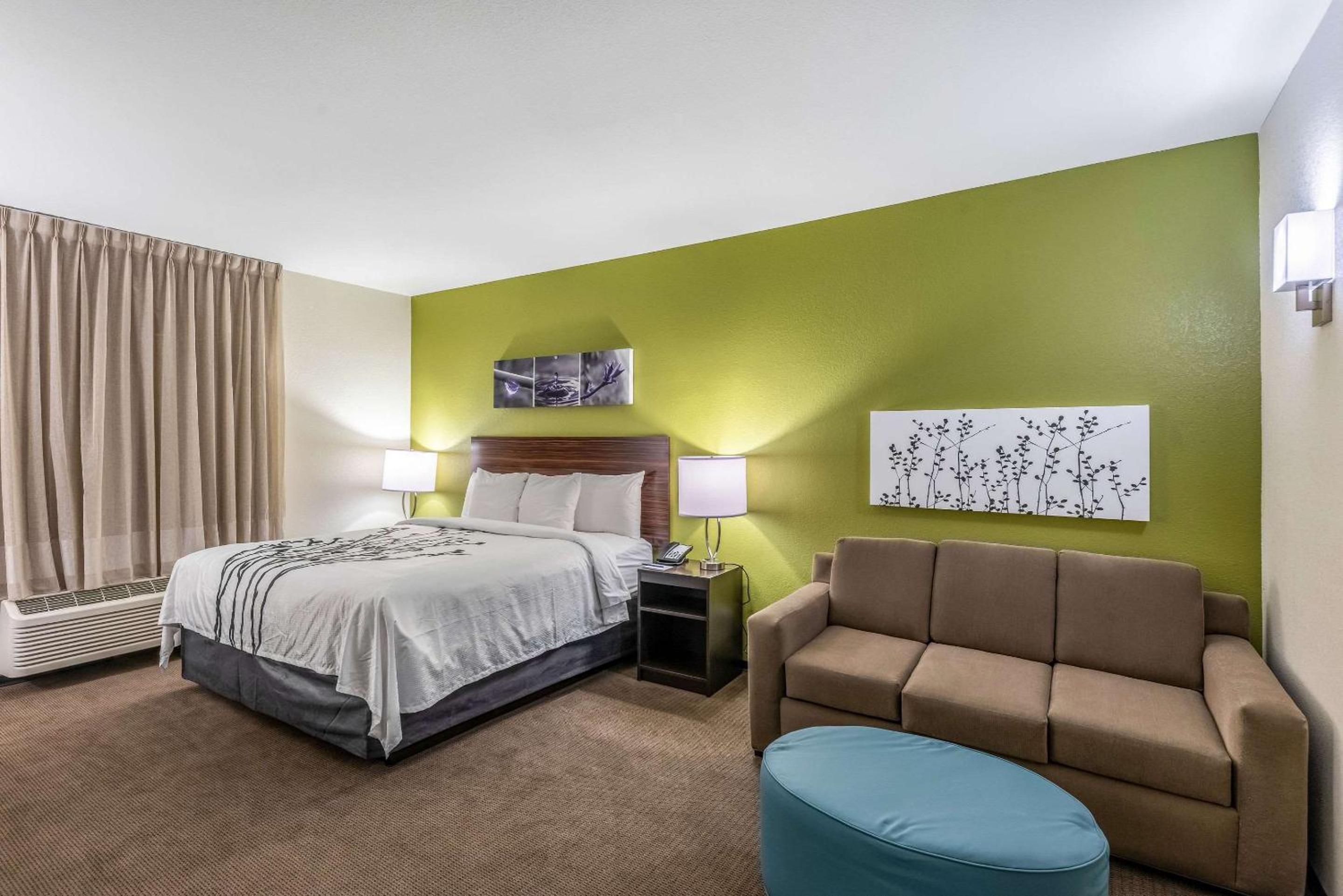 King Room - Non-Smoking - Photo 1