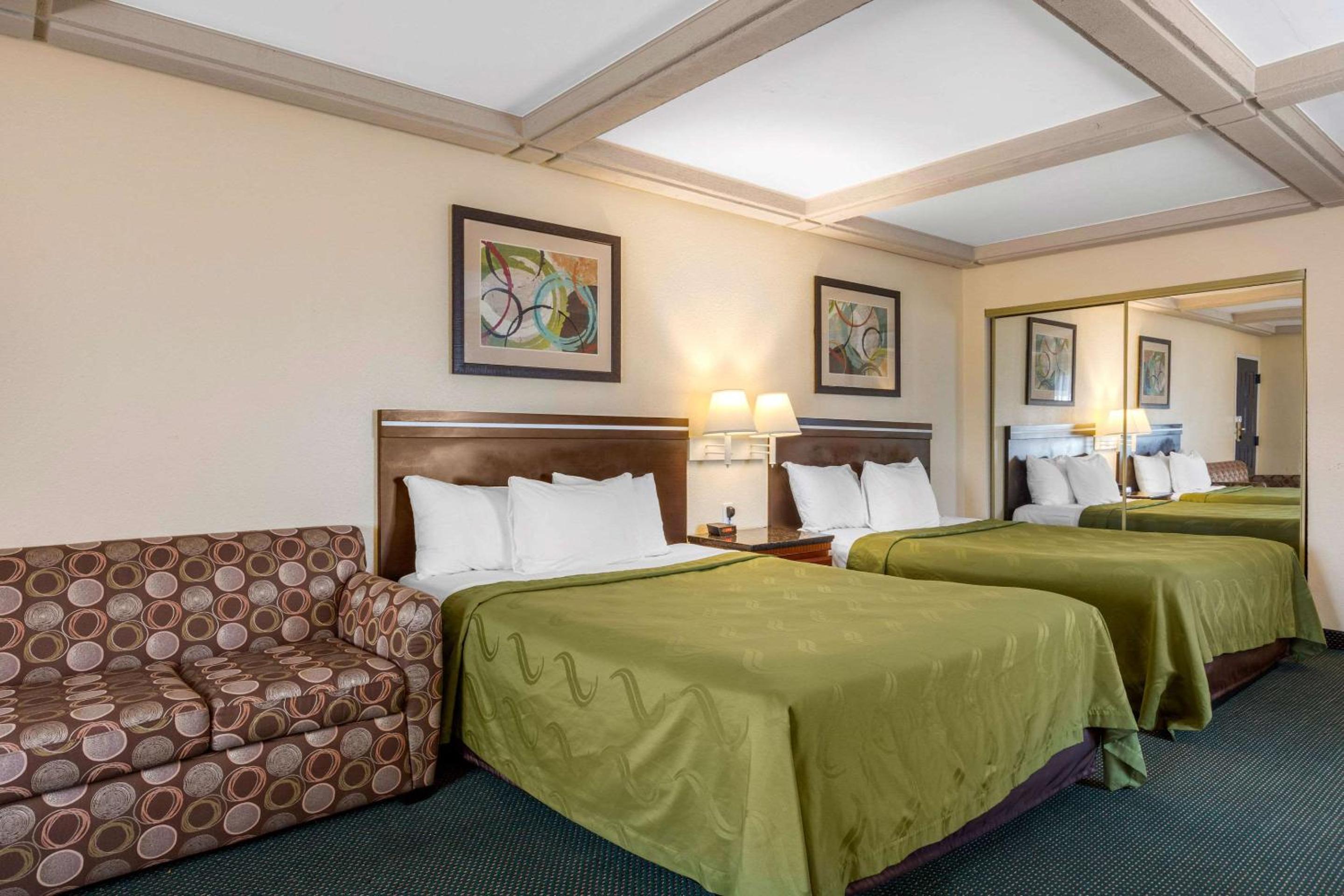 Double Room with Two Double Beds - Non-Smoking - Photo 1