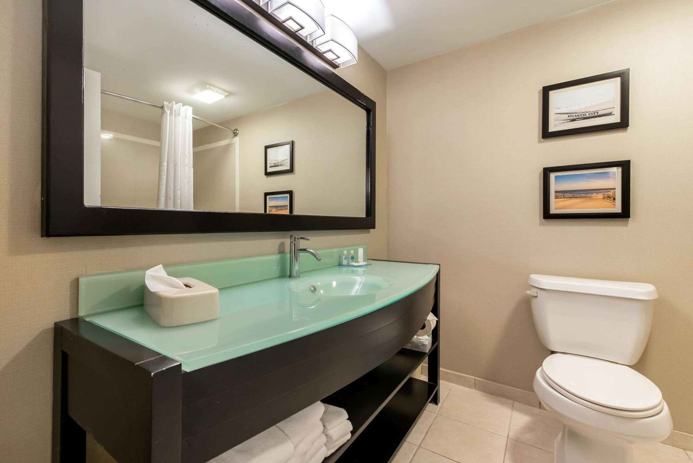 Deluxe Queen Room - Photo 4