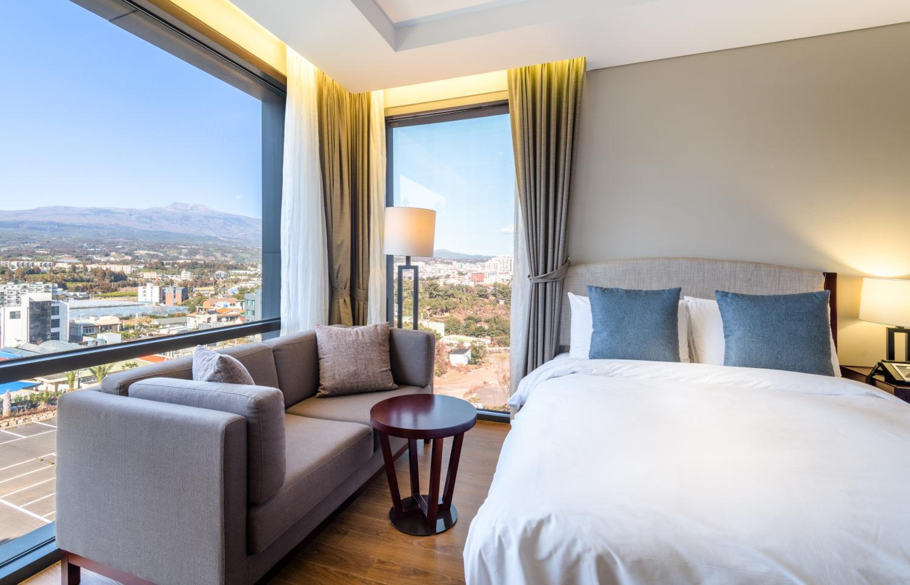 Junior Suite Twin (Weekly Saturday running class / Sunday yoga class, free for guests, first-come, first-served applications)