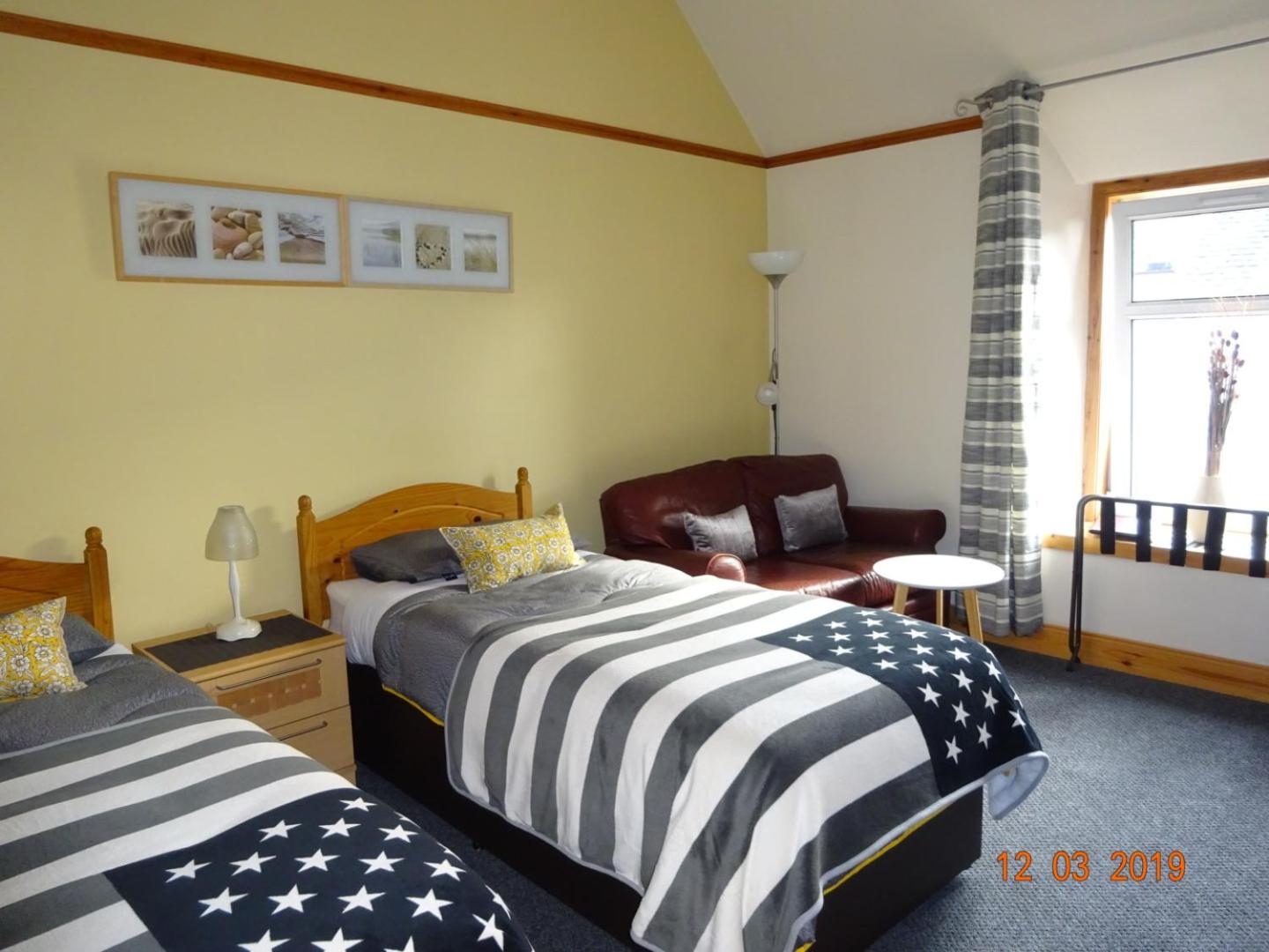 Large Twin Room photo 1