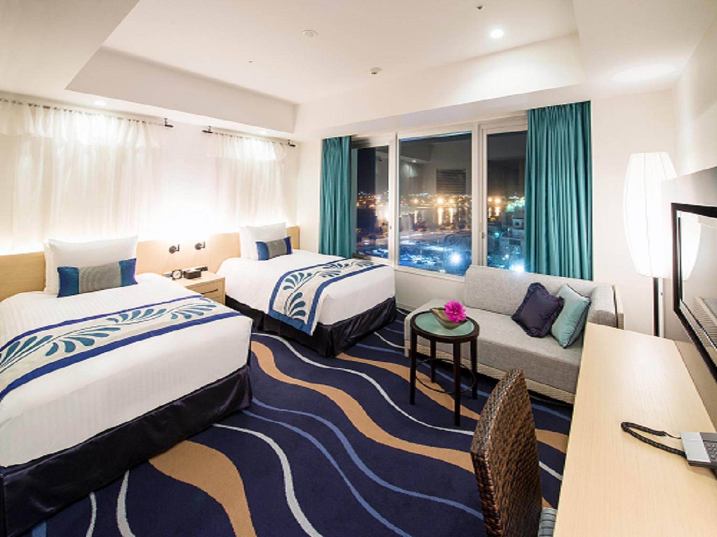 Standard Twin Room With Harbour View - Non-Smoking
