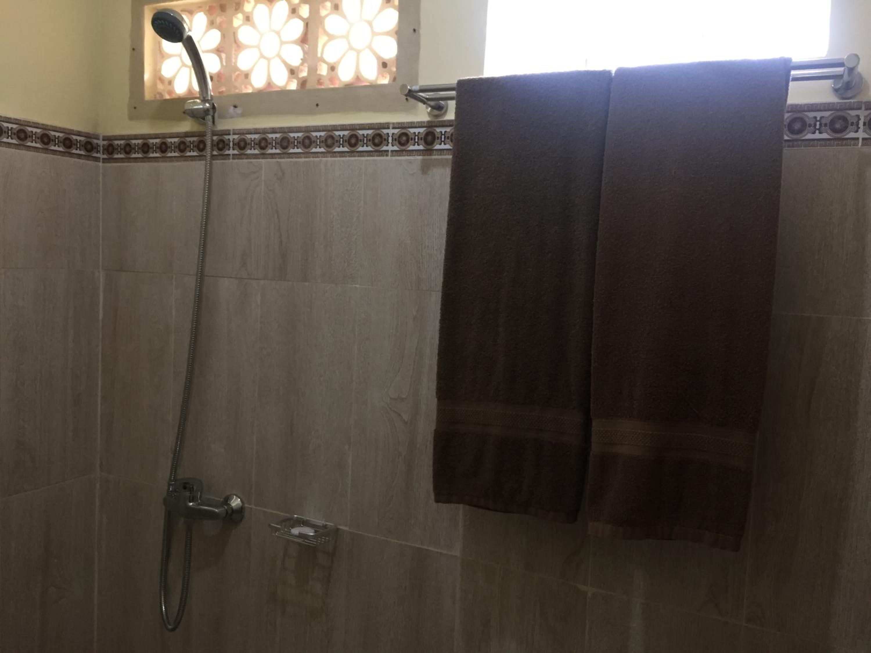Double Room - Photo 16