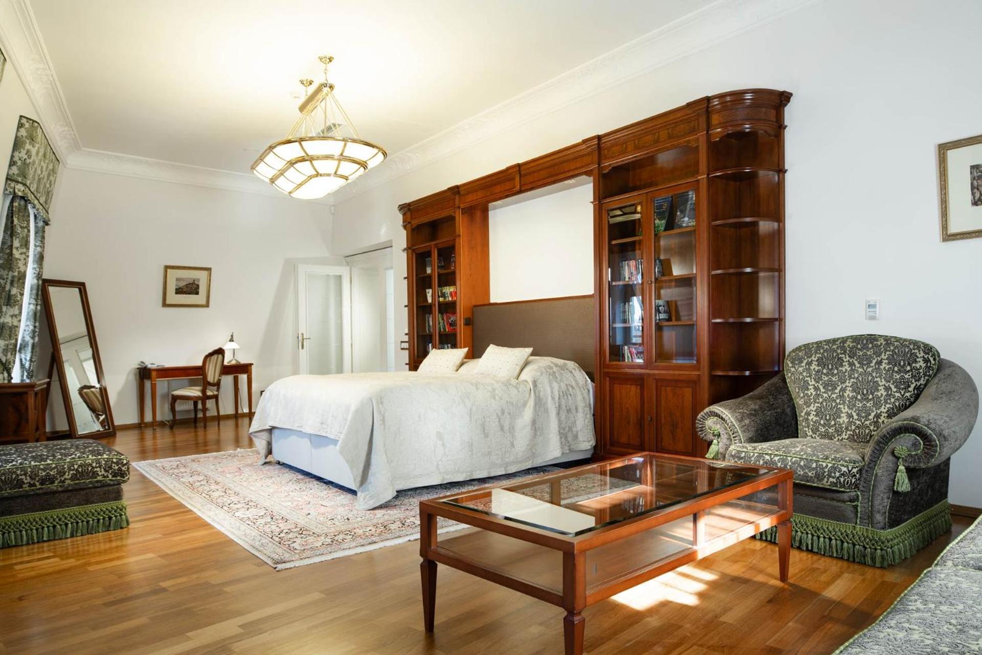 Presidential Suite with Wellness and Swimming Pool Access photo 1