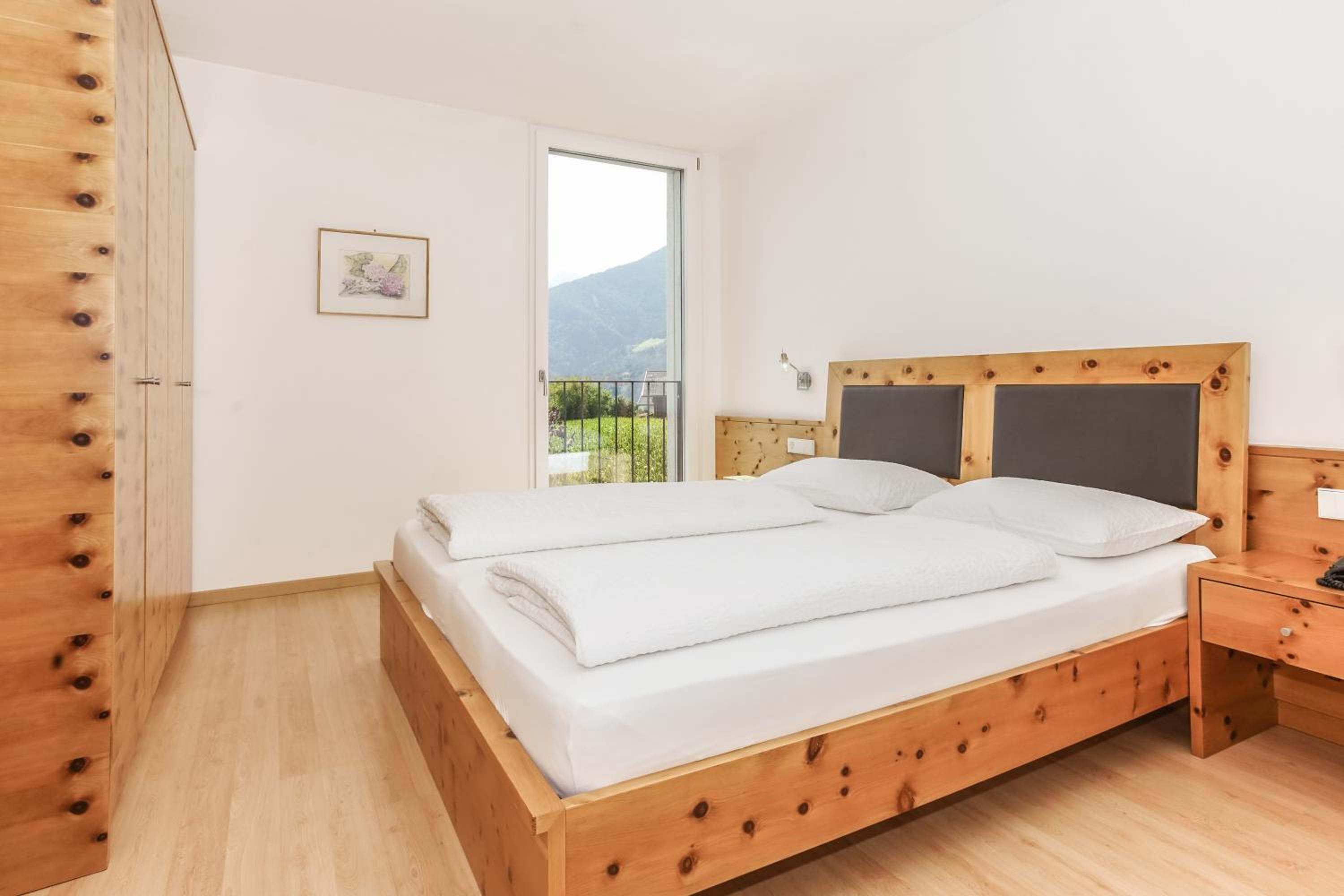 One-Bedroom Apartment with Balcony