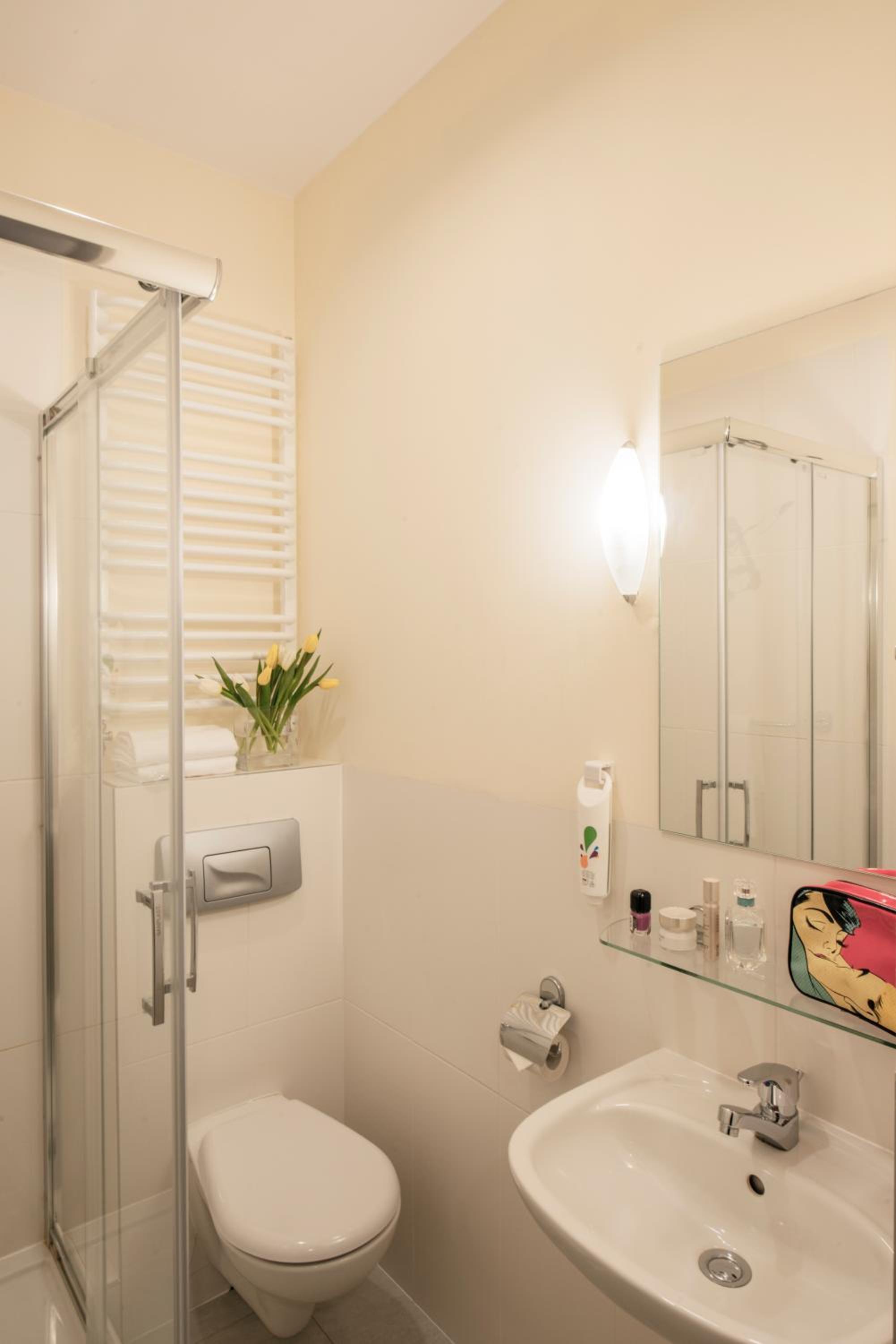 Standard Twin Room - Photo 5