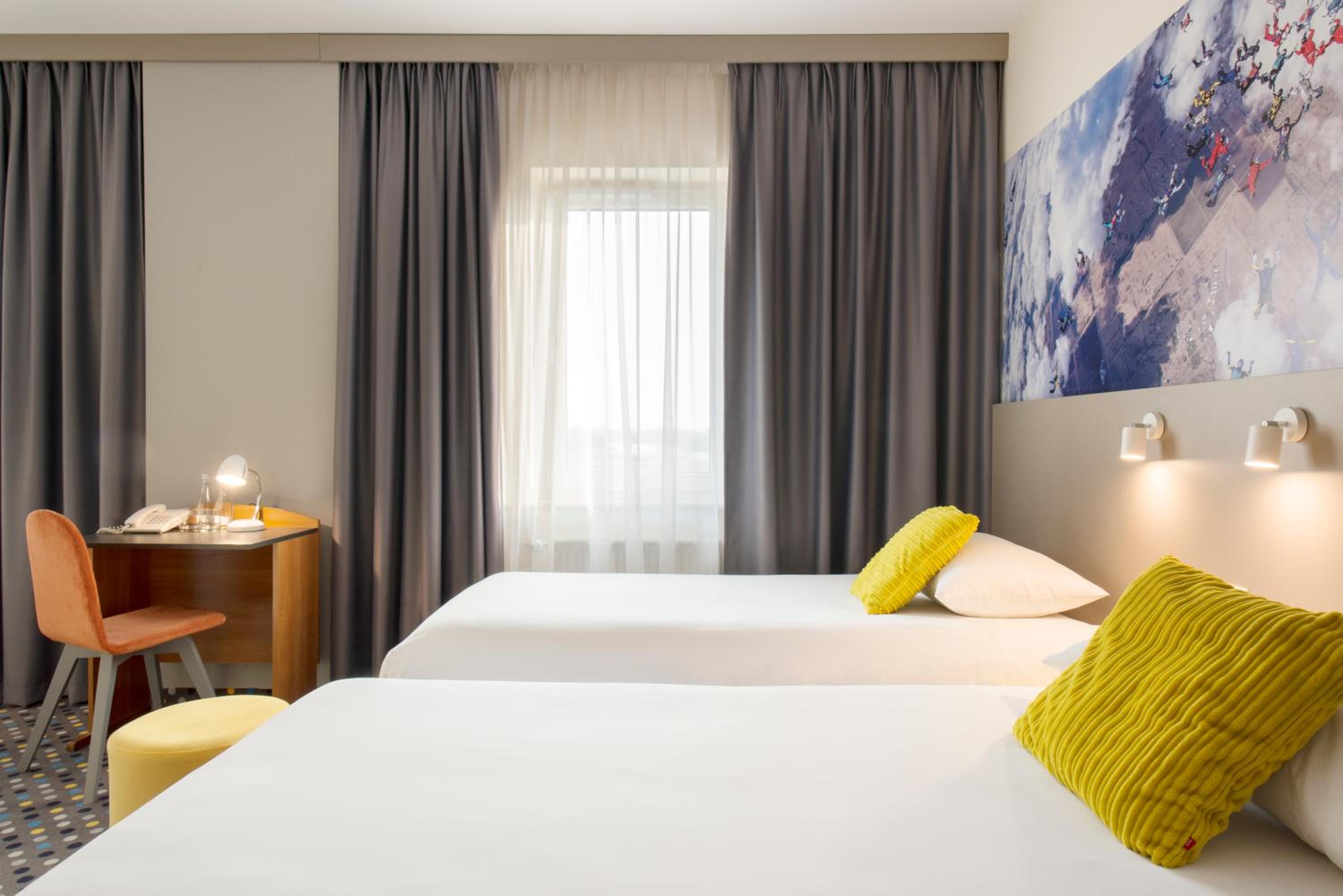 Standard Twin Room - Photo 3