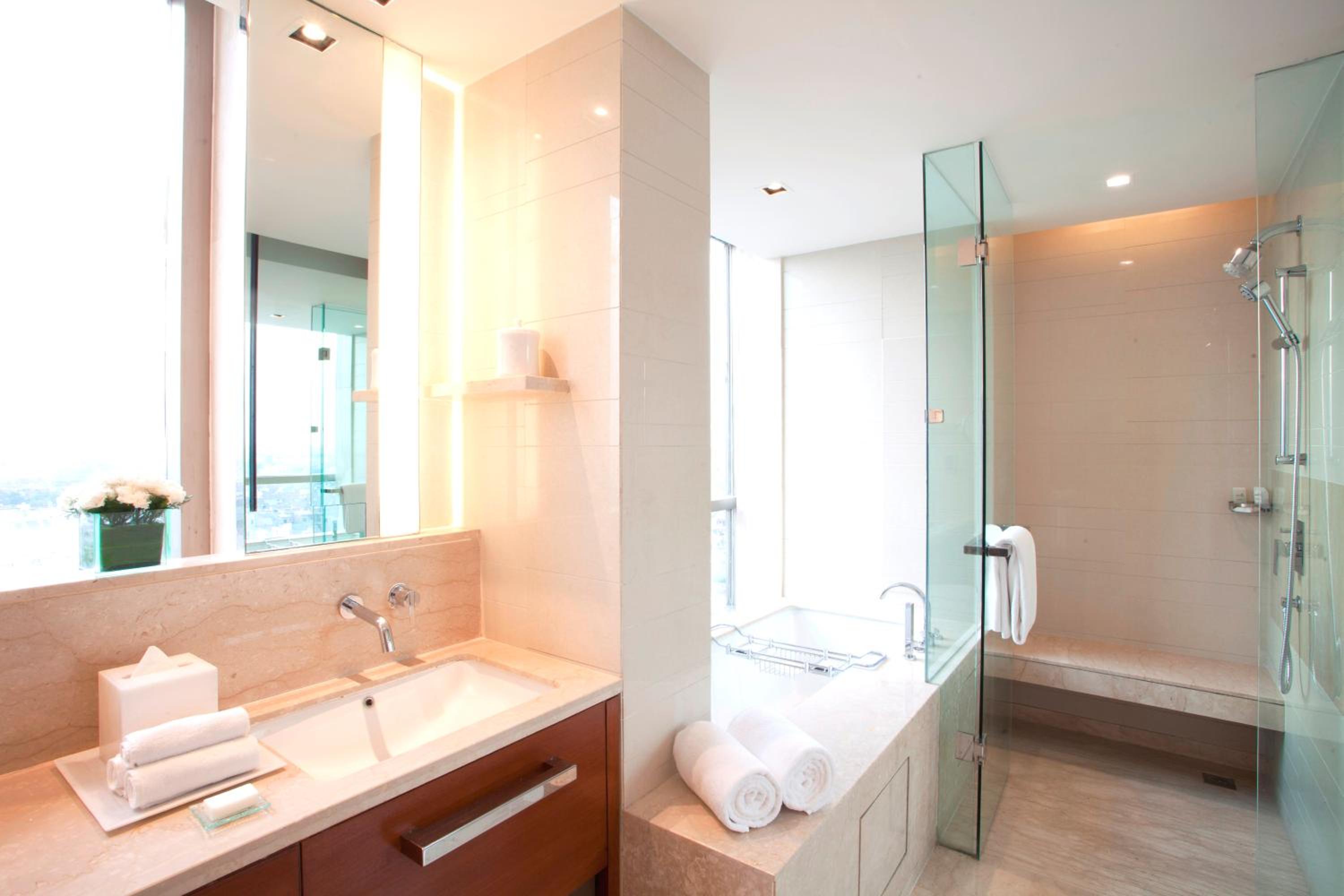 Regency King Suite