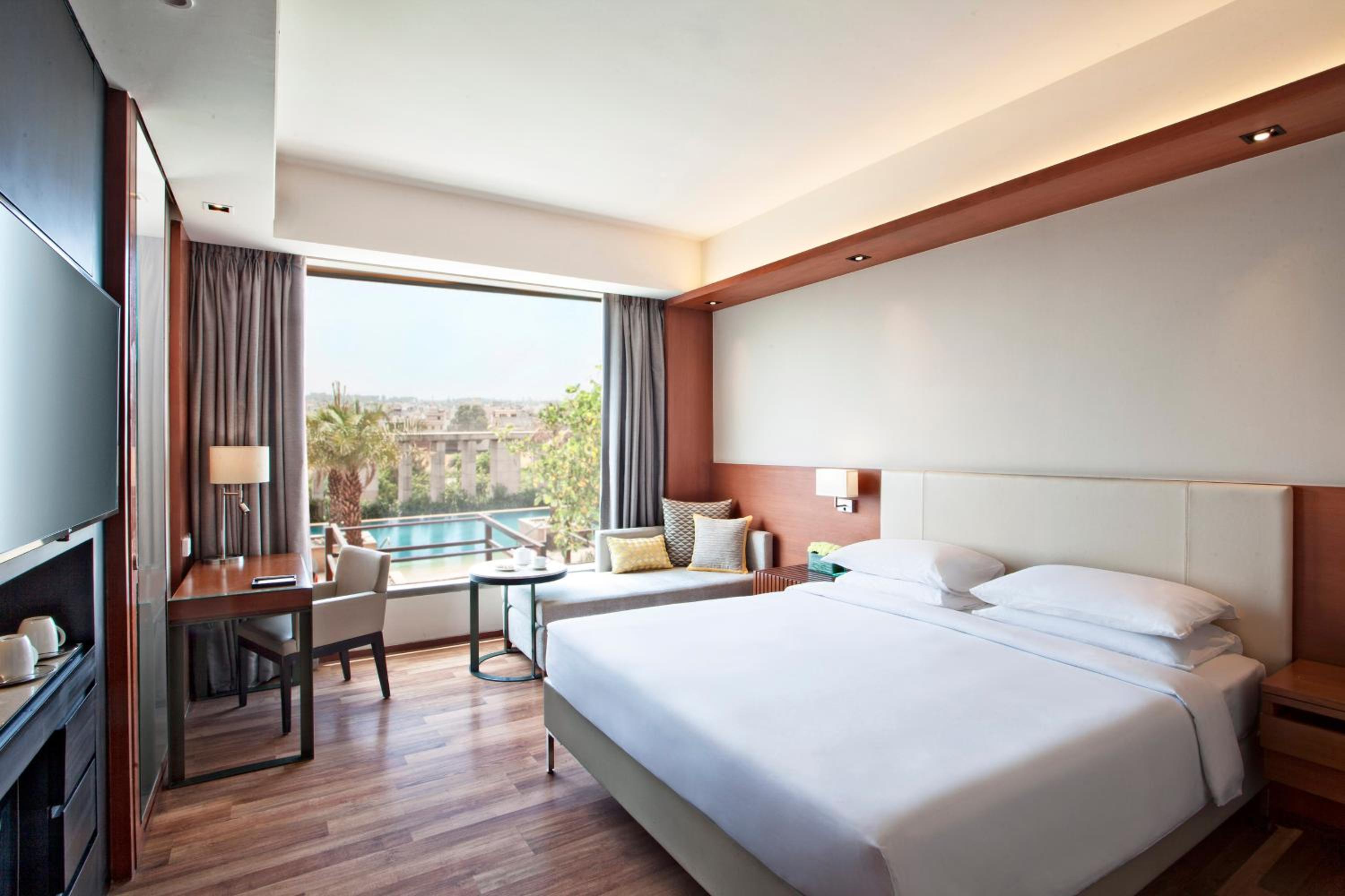 King Room with Pool View