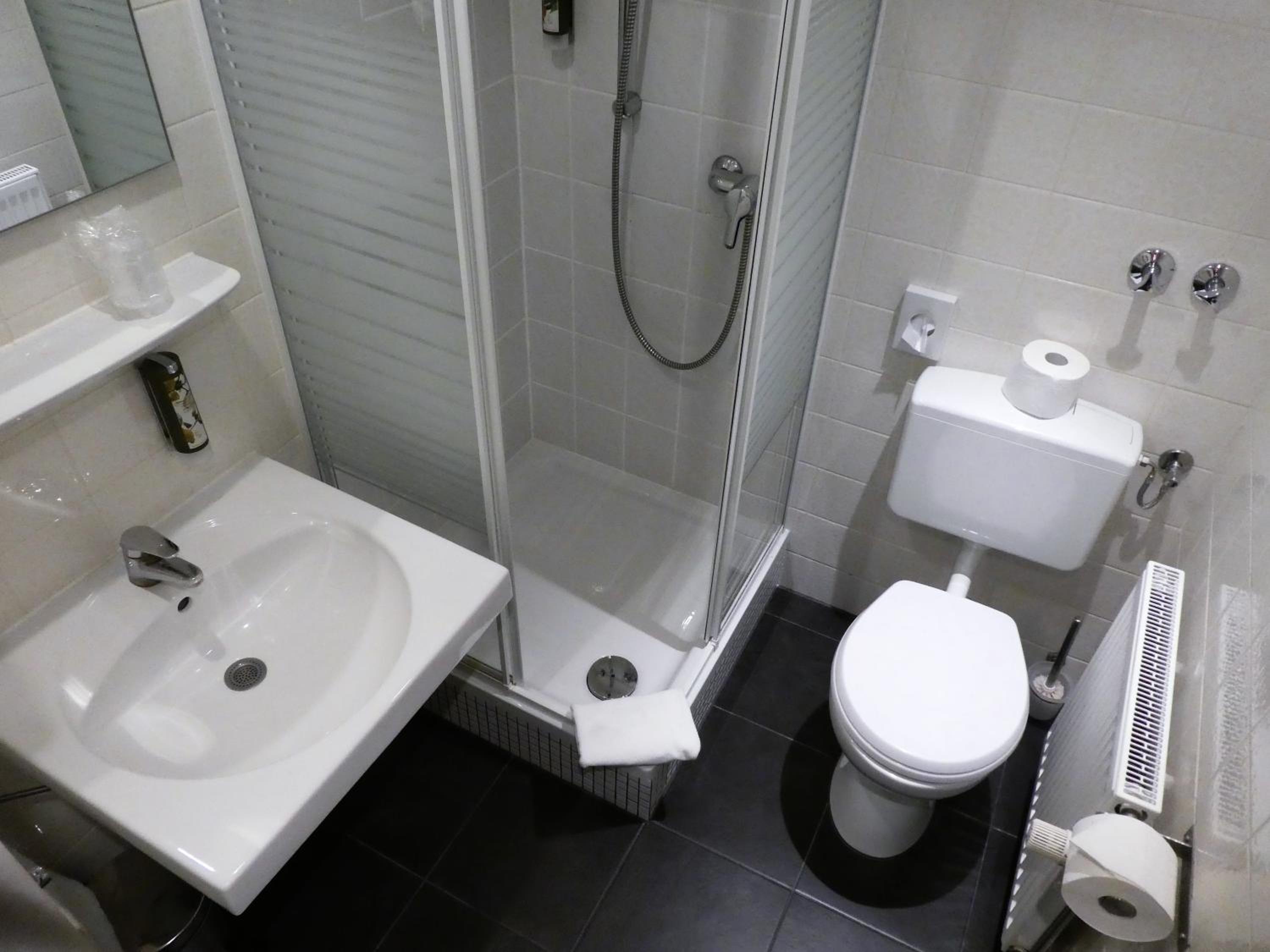 Double Room - Photo 6