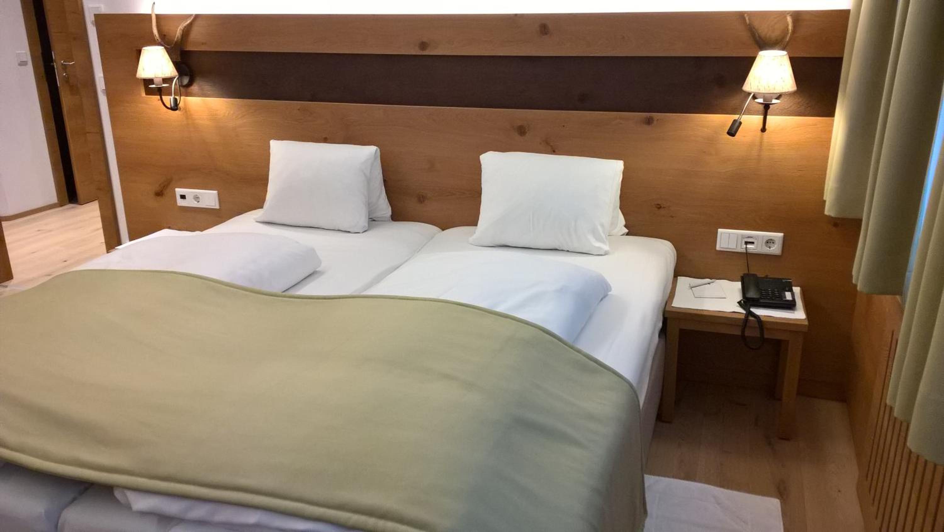 Deluxe Suite - Photo 5