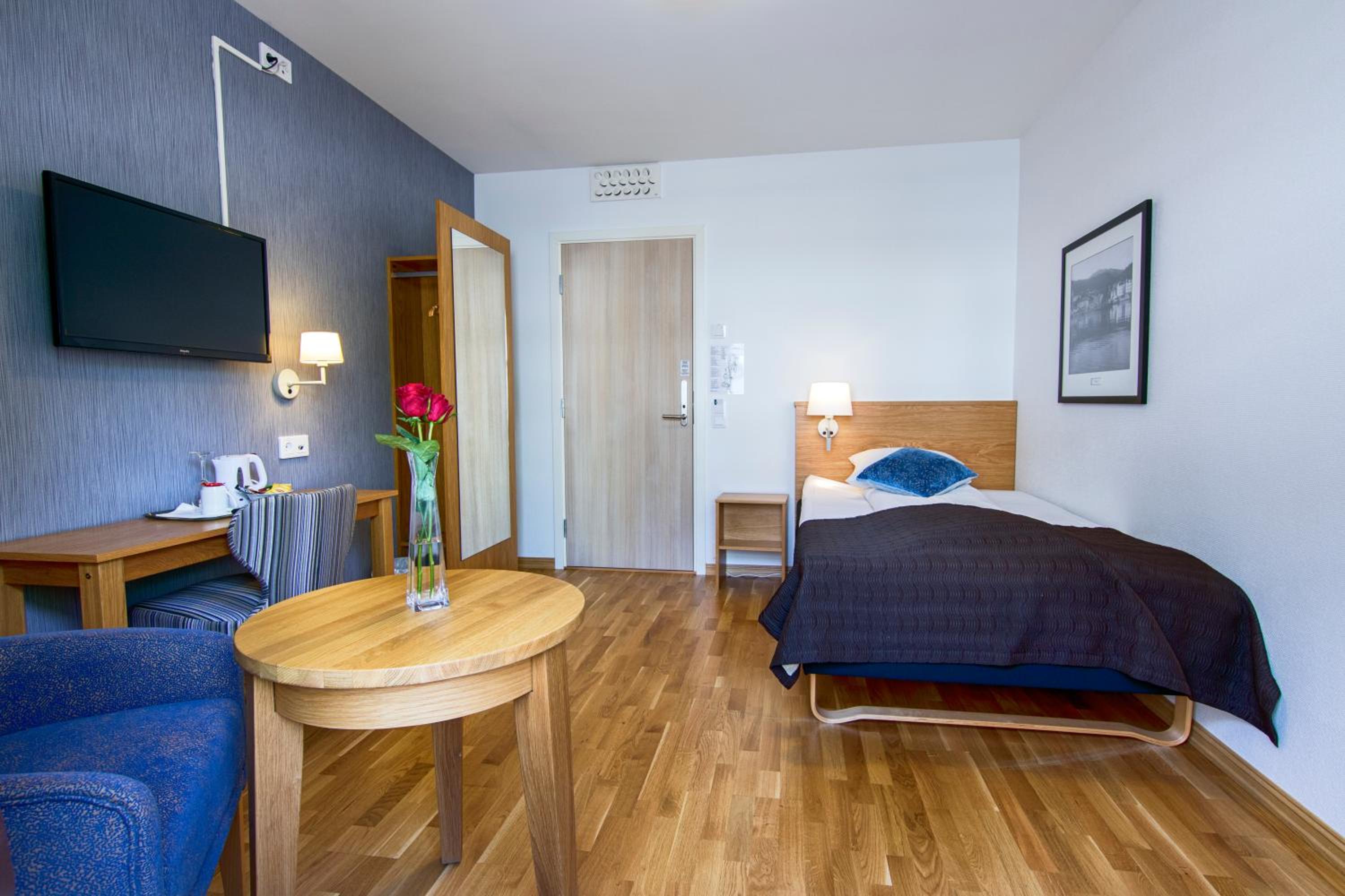 Single room photo 1