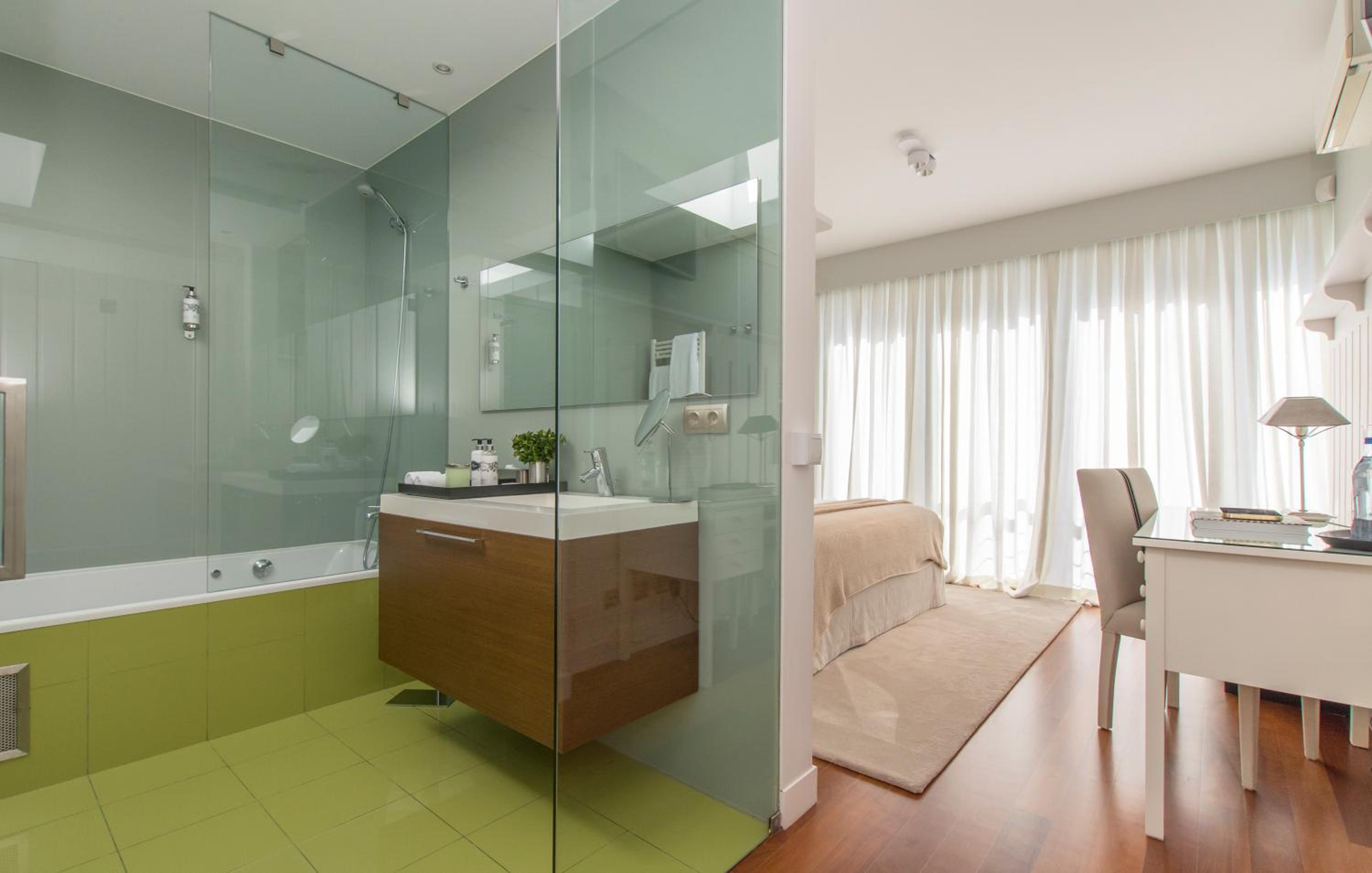 Deluxe Double Room with Spa Bath  photo 2