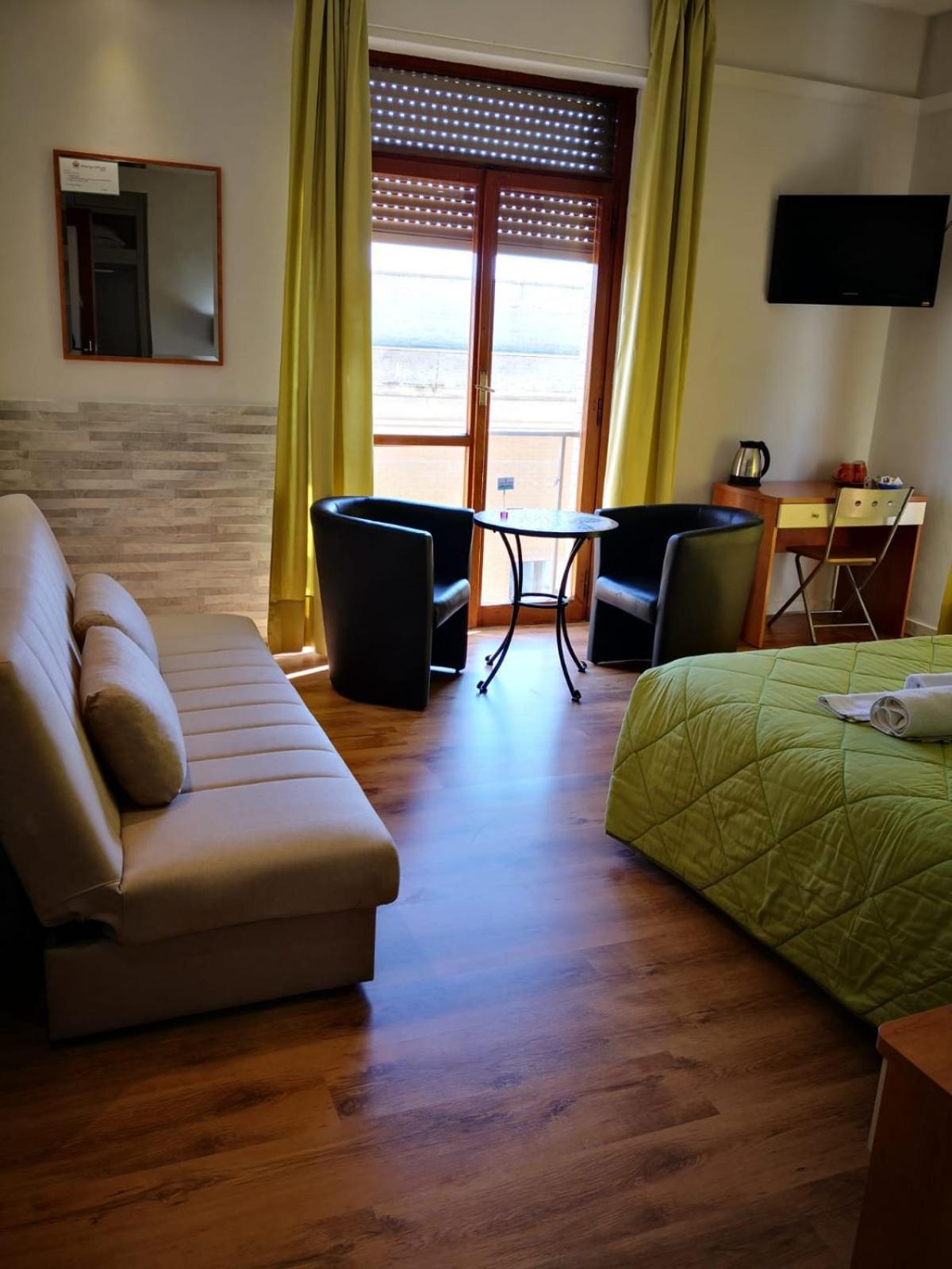 Triple Room - Photo 1