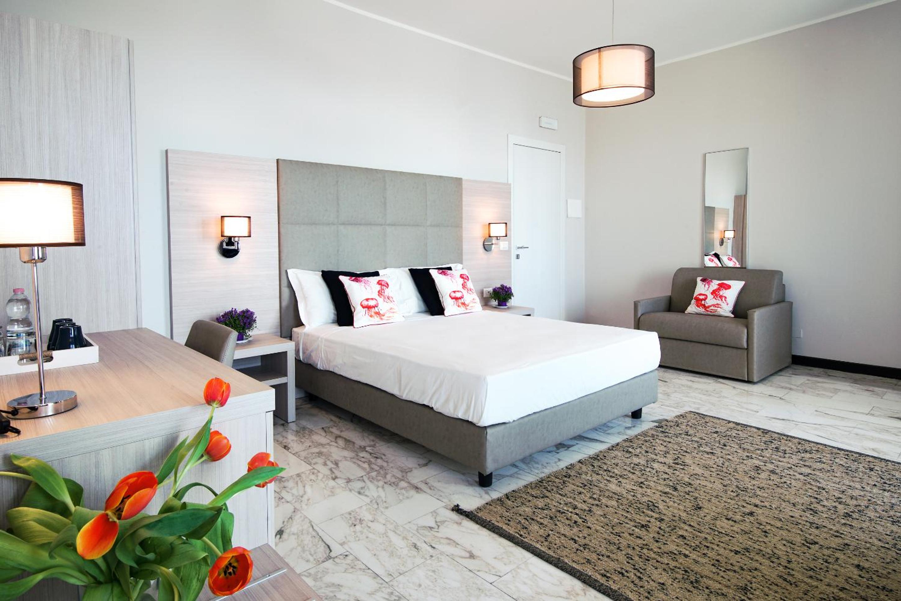 Family Room with Sea View - Photo 1