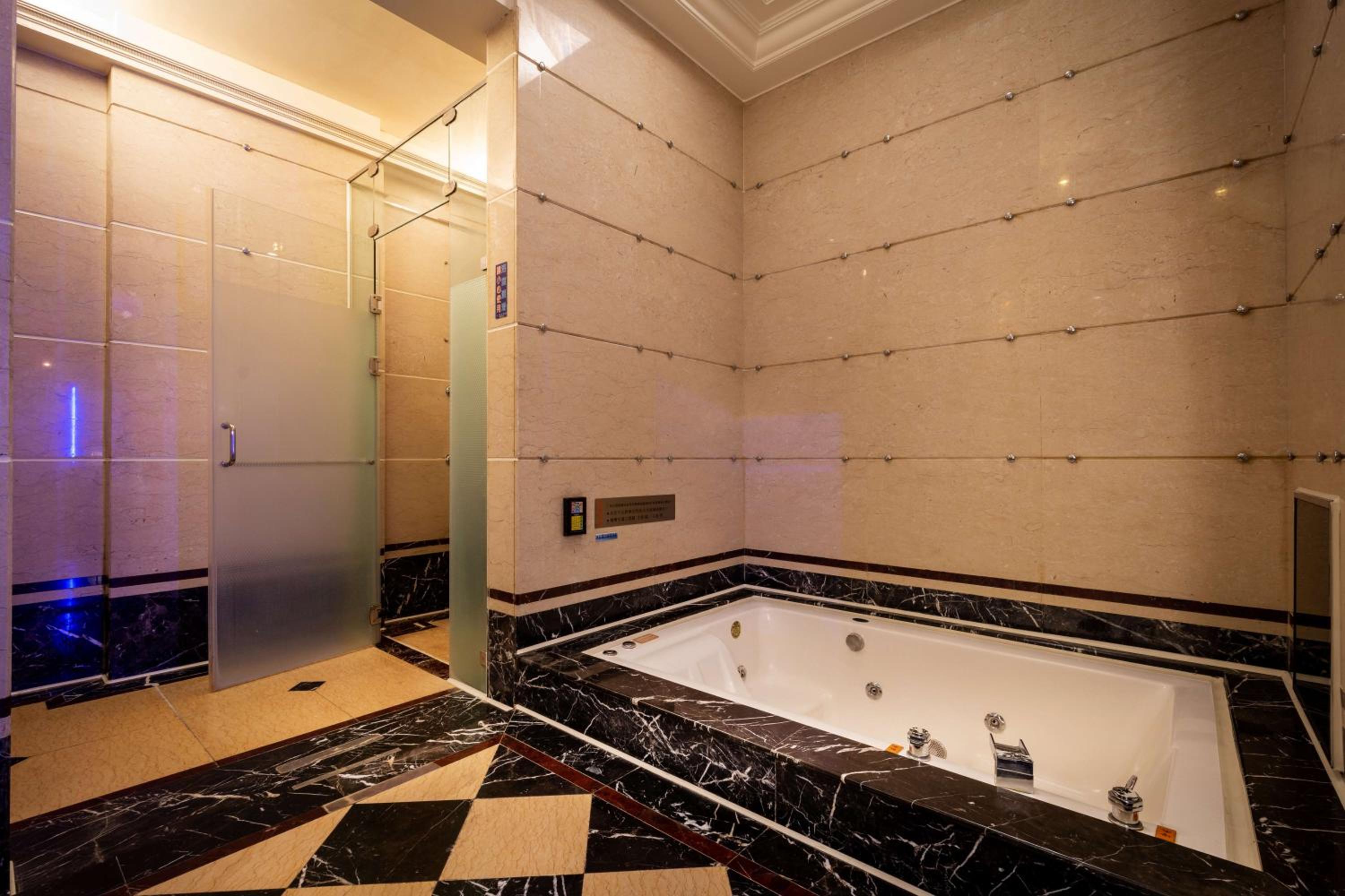 Superior Double Room - Photo 10
