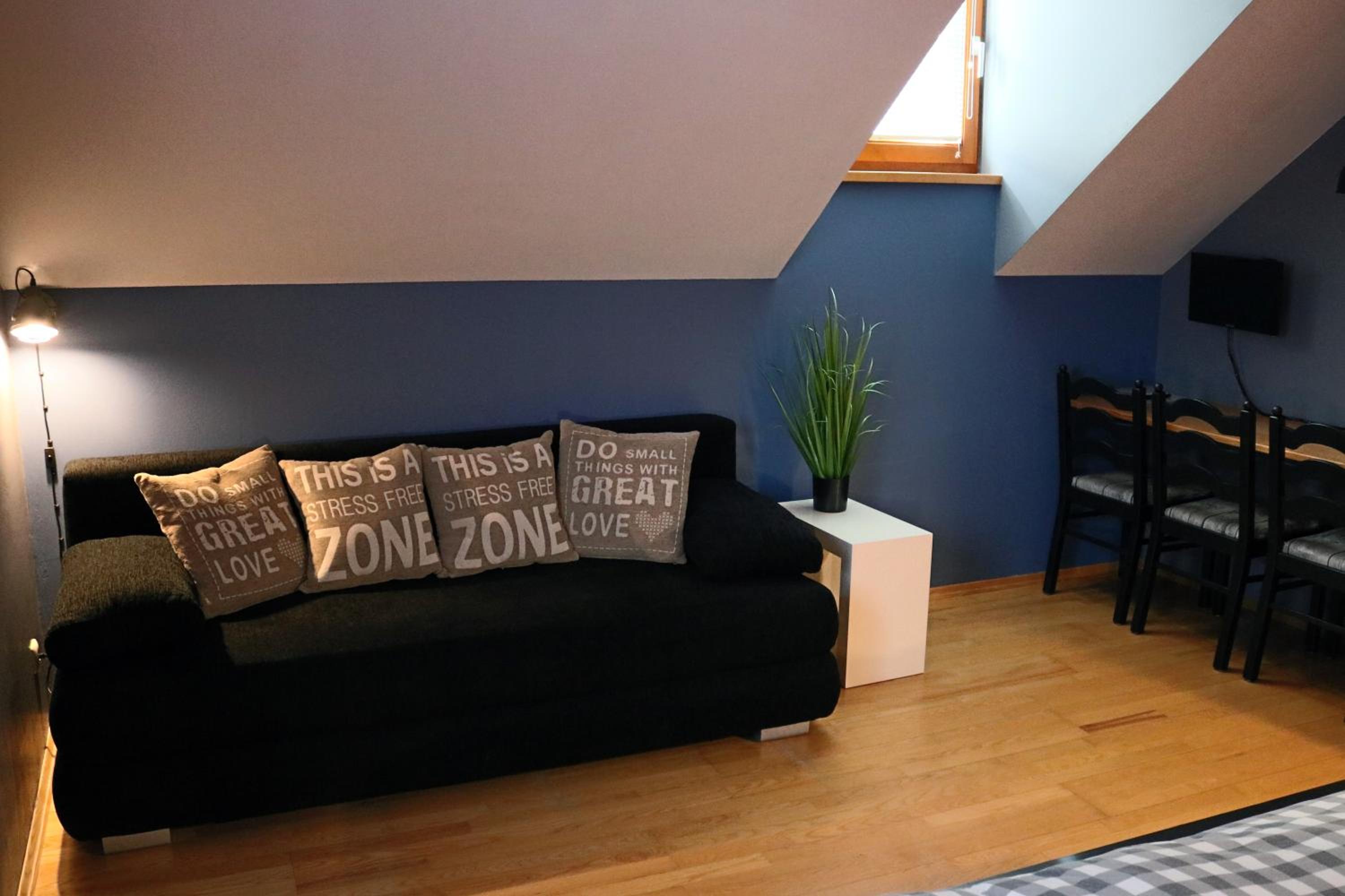 Triple Room with Private Bathroom photo 2