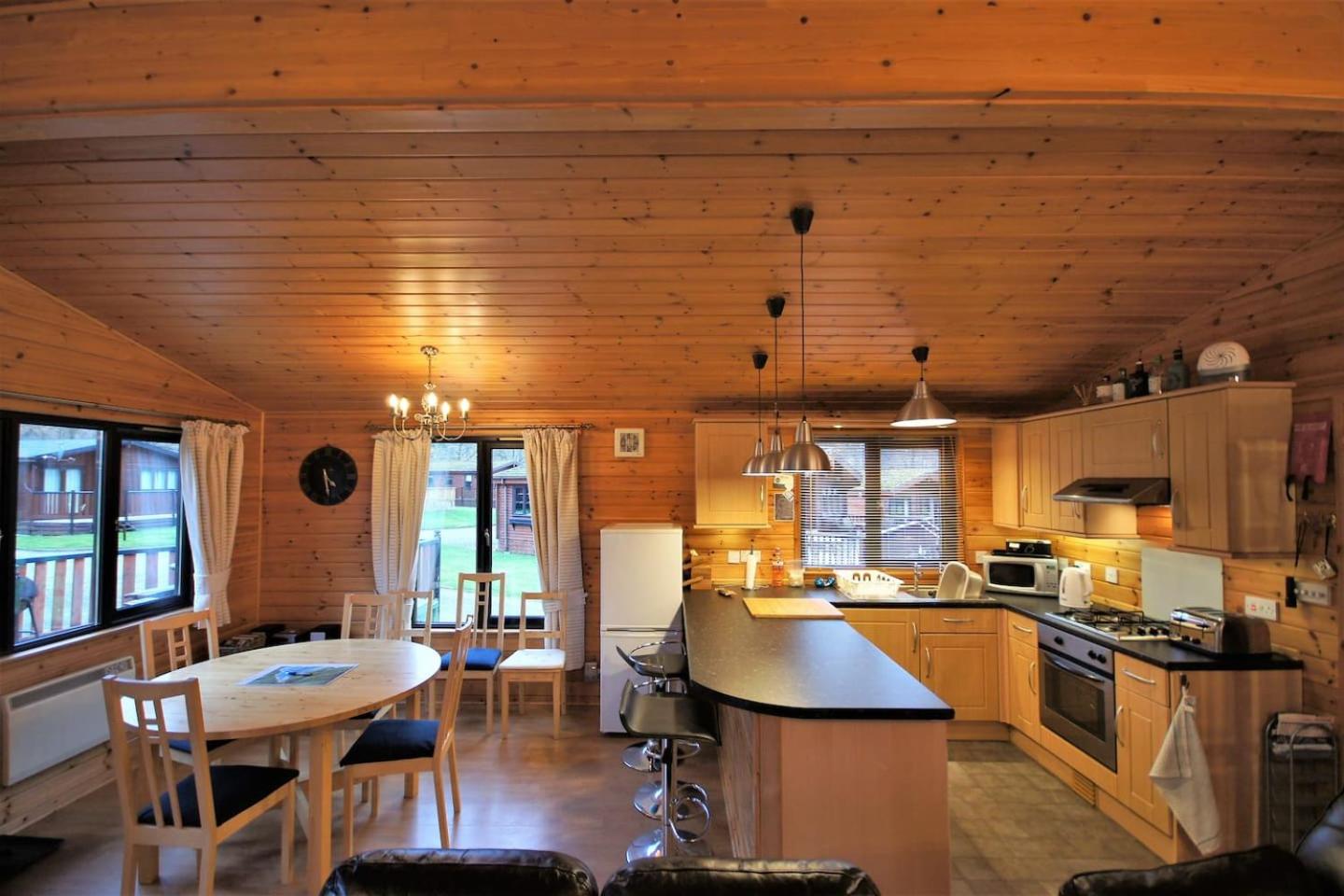 Three-Bedroom Chalet - Photo 2