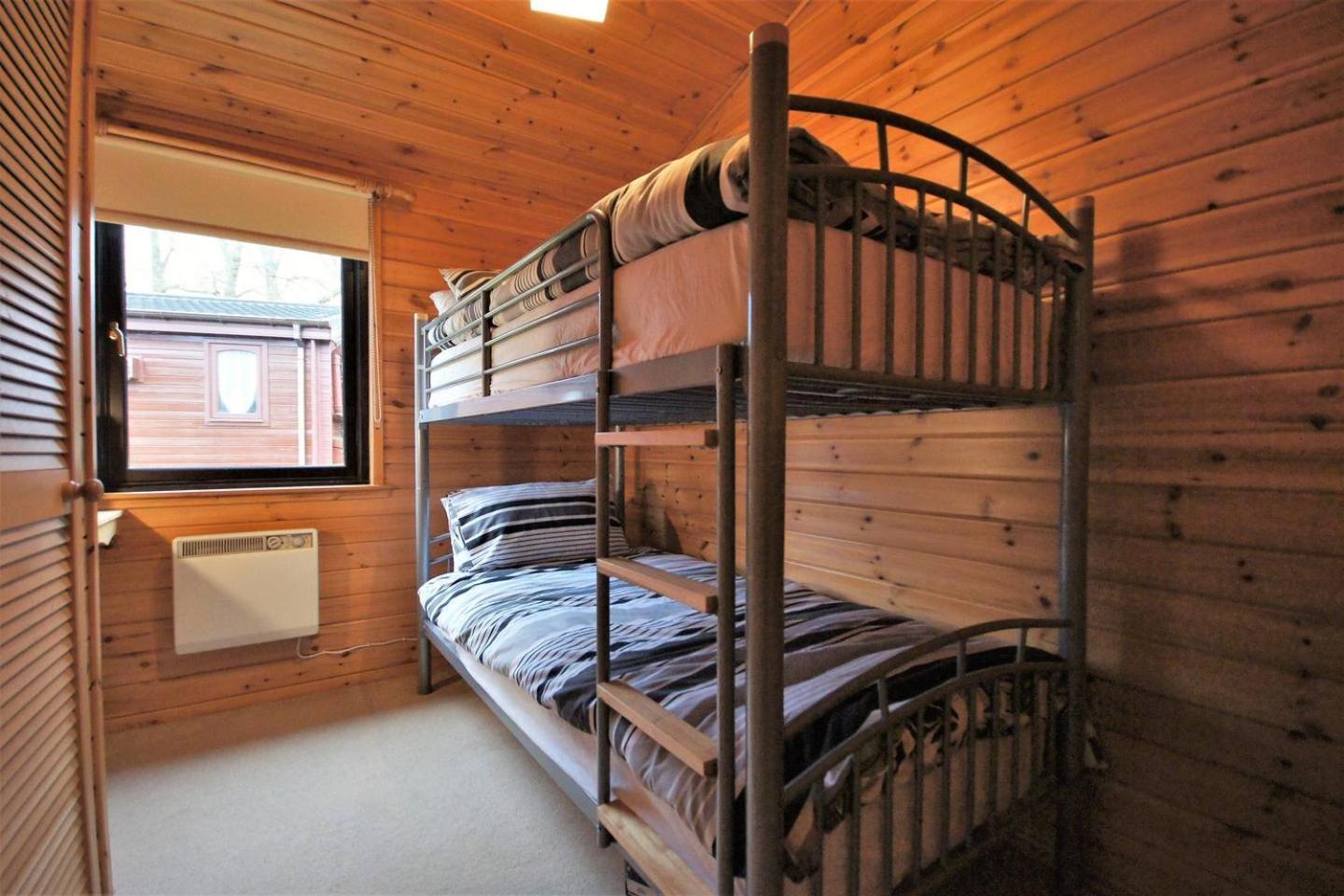 Three-Bedroom Chalet - Photo 25