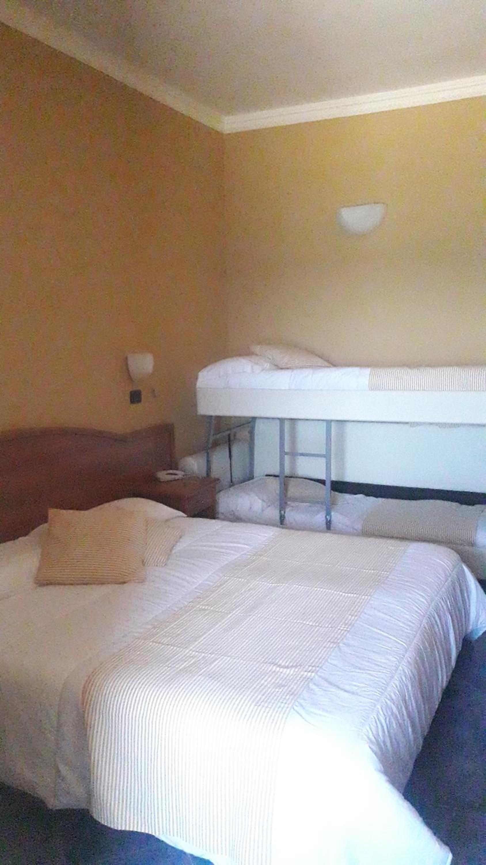 Quadruple Room with Sea View and Balcony photo 2