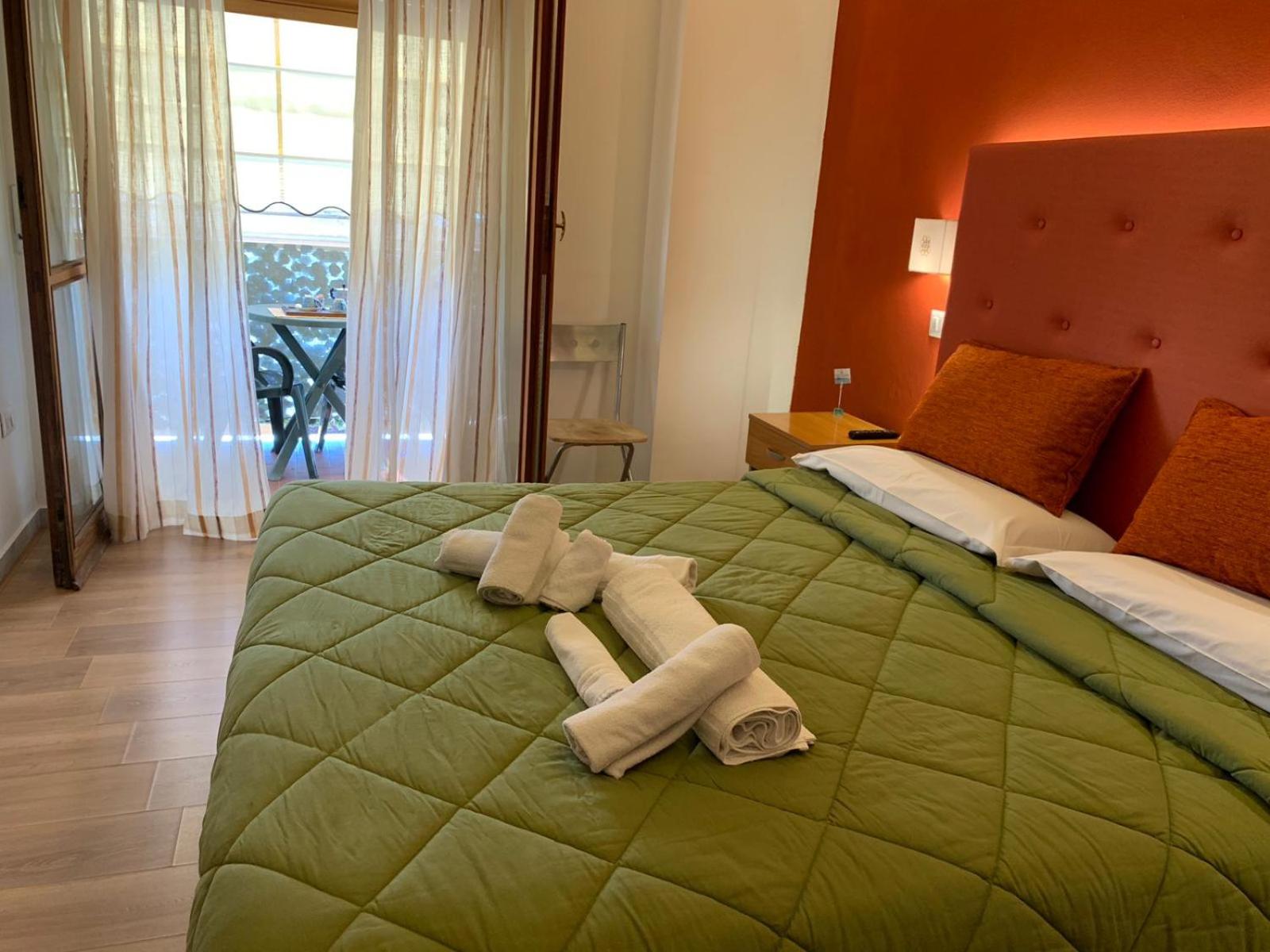 Double or Twin Room - Photo 5