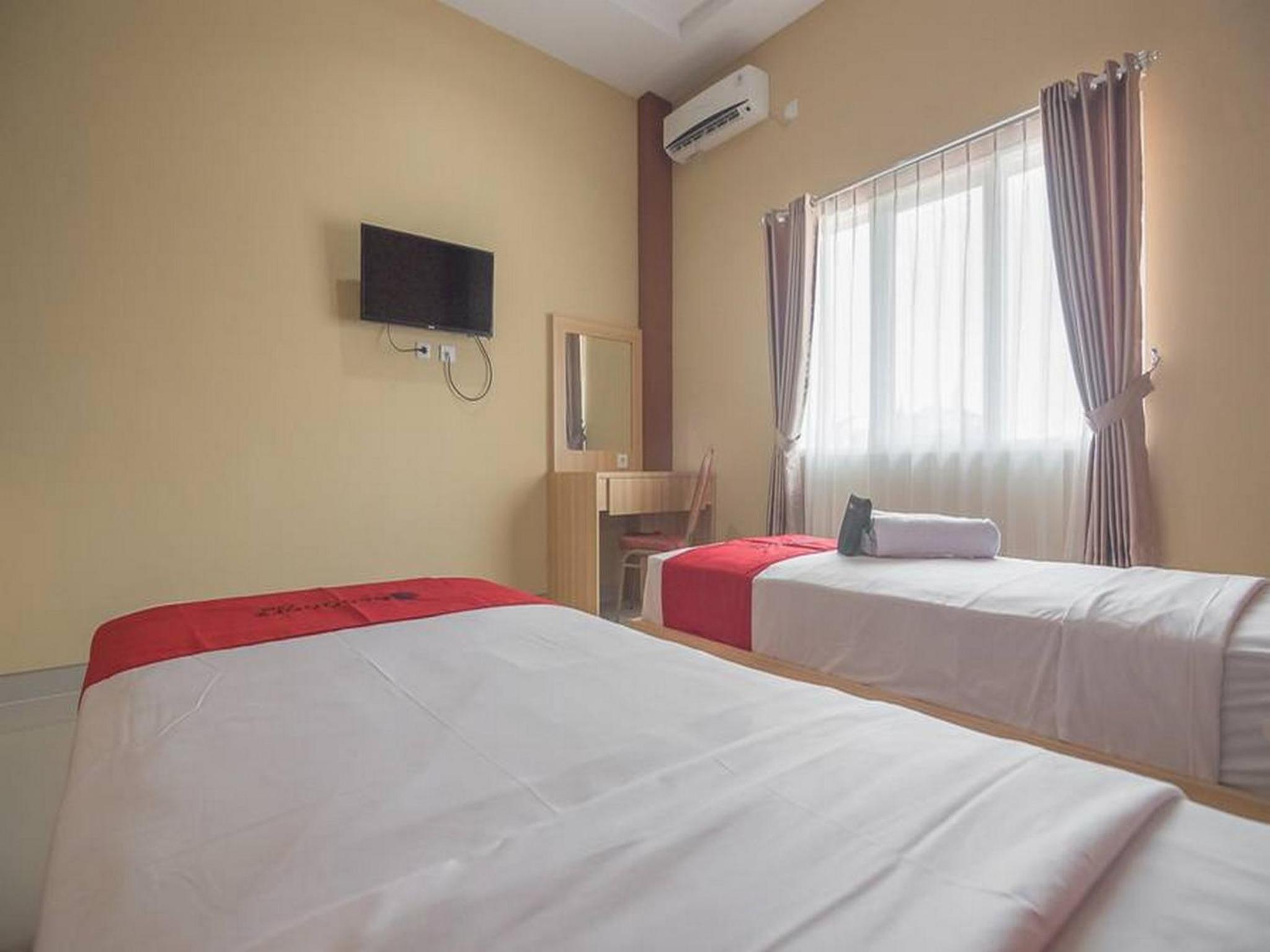 Standard Twin Room - Photo 7