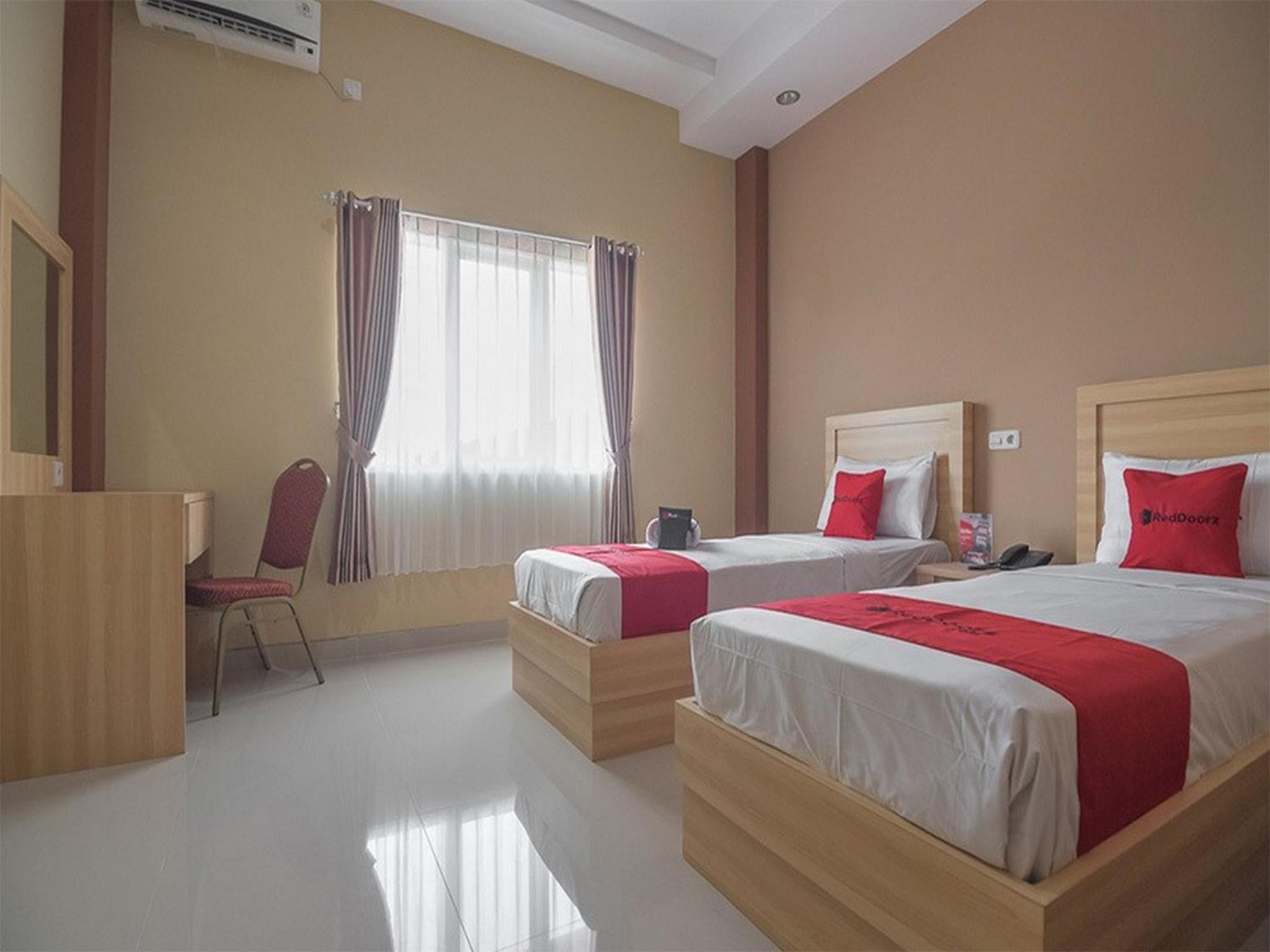 Standard Twin Room - Photo 3