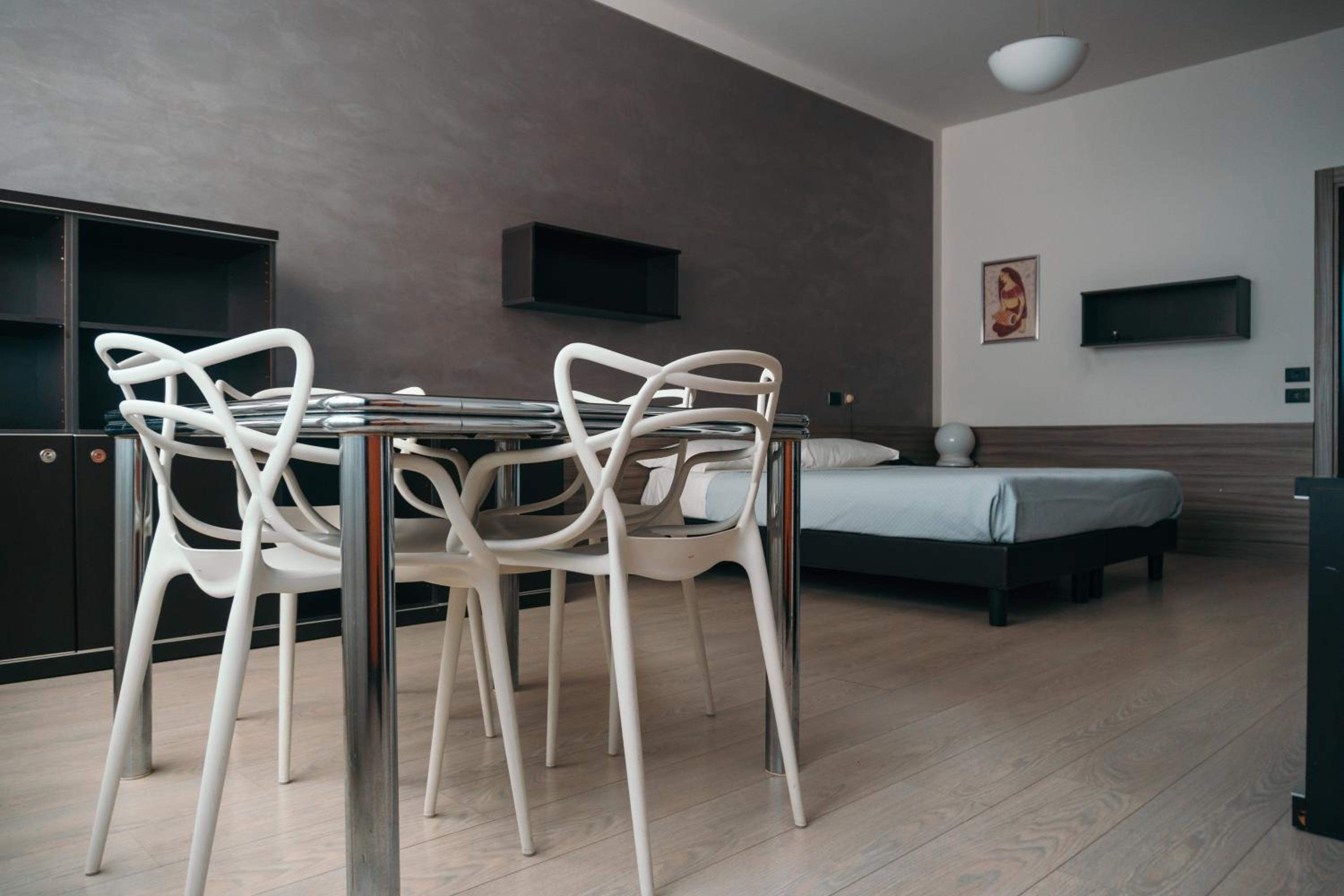 Double or Twin Room - Photo 13