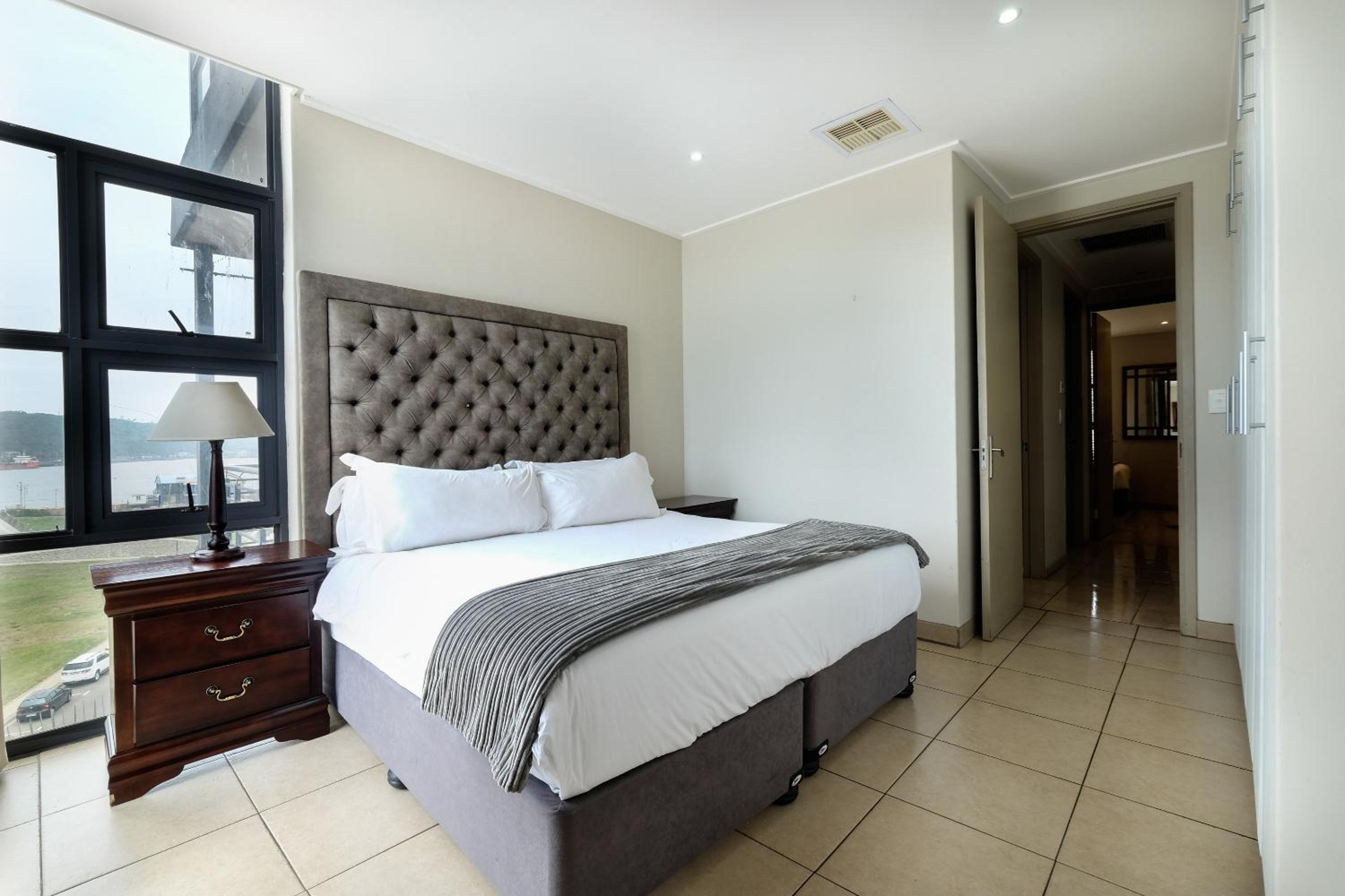 Deluxe Two-Bedroom Apartment with Harbor View photo 1