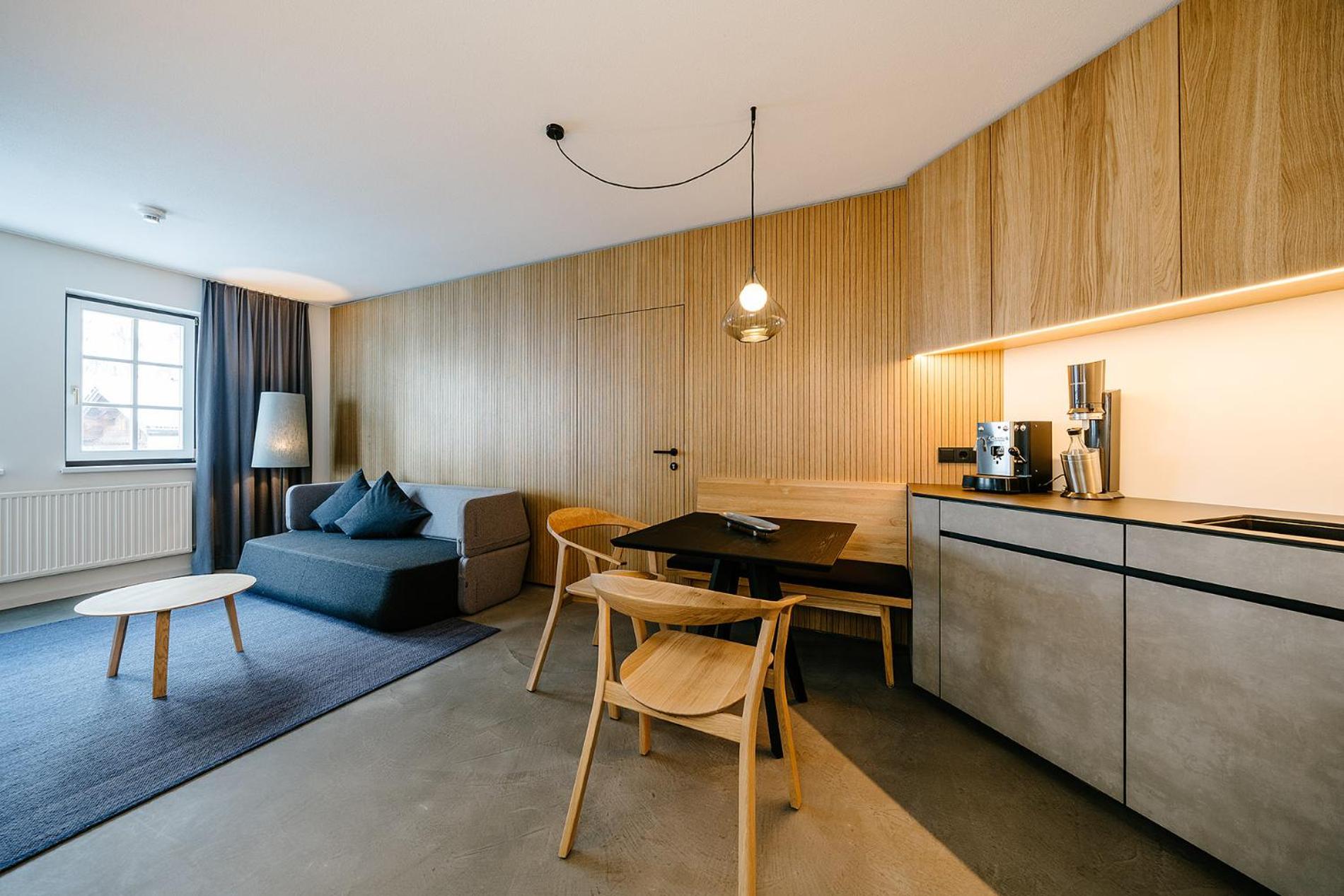 Deluxe Suite - Photo 13