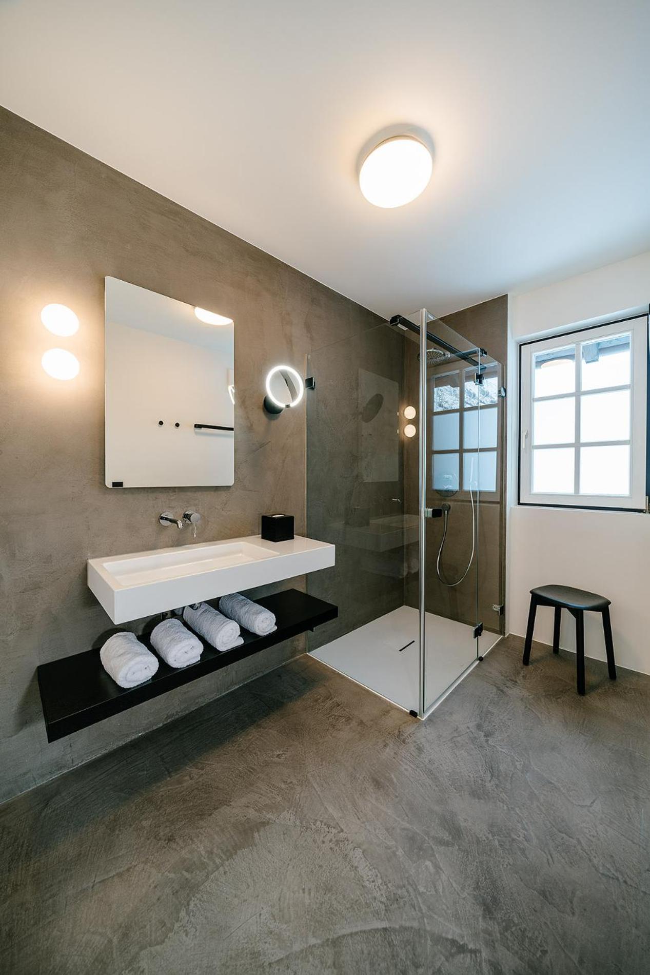 Deluxe Suite - Photo 6