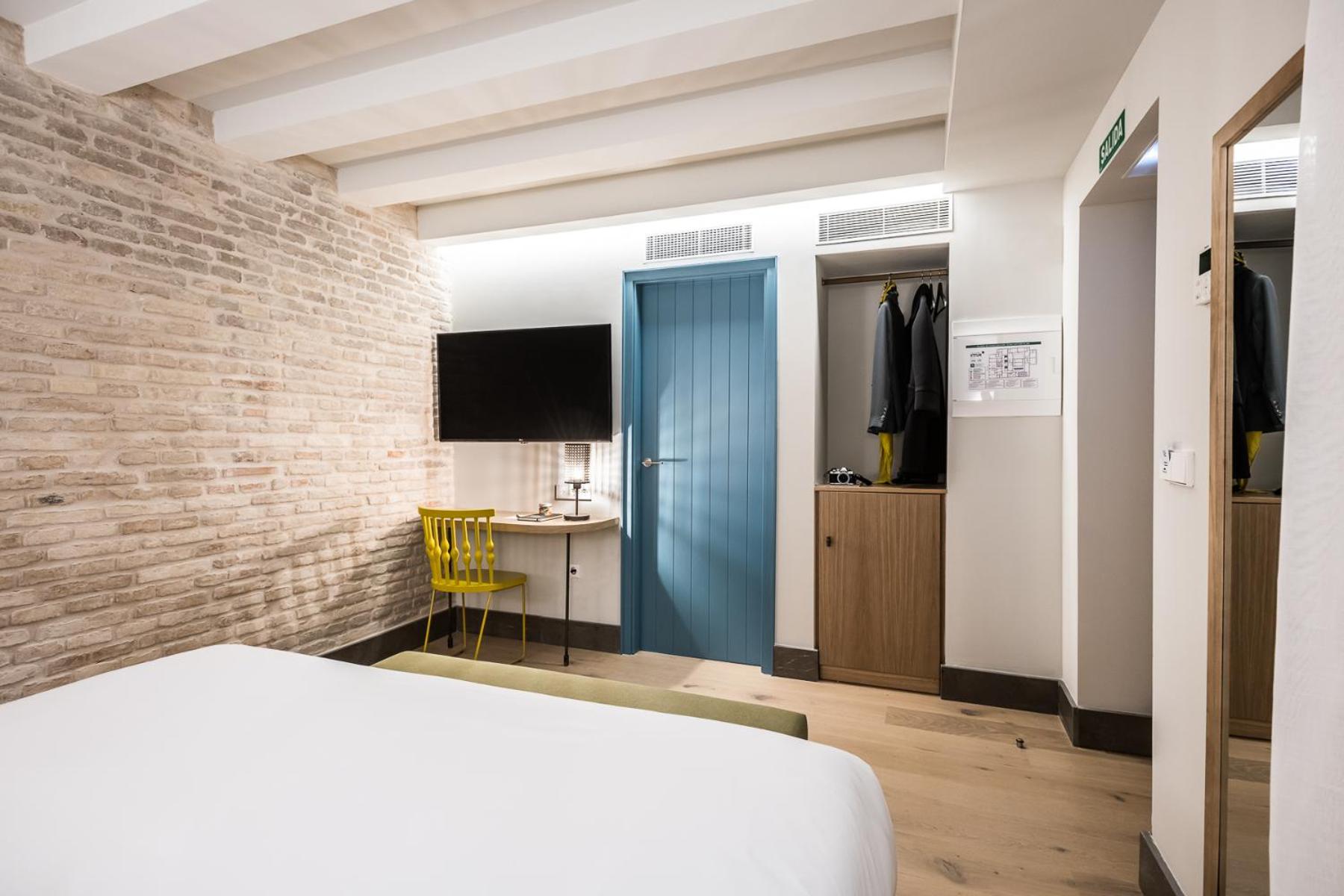 Double or Twin Room - Photo 17