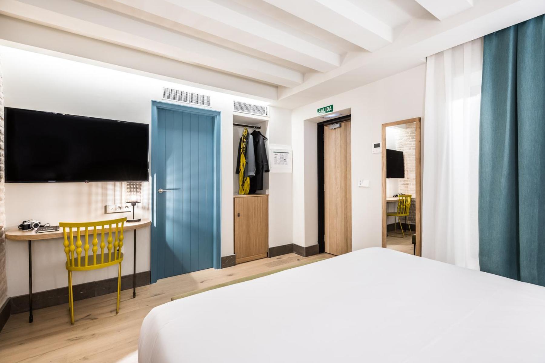 Double or Twin Room - Photo 3