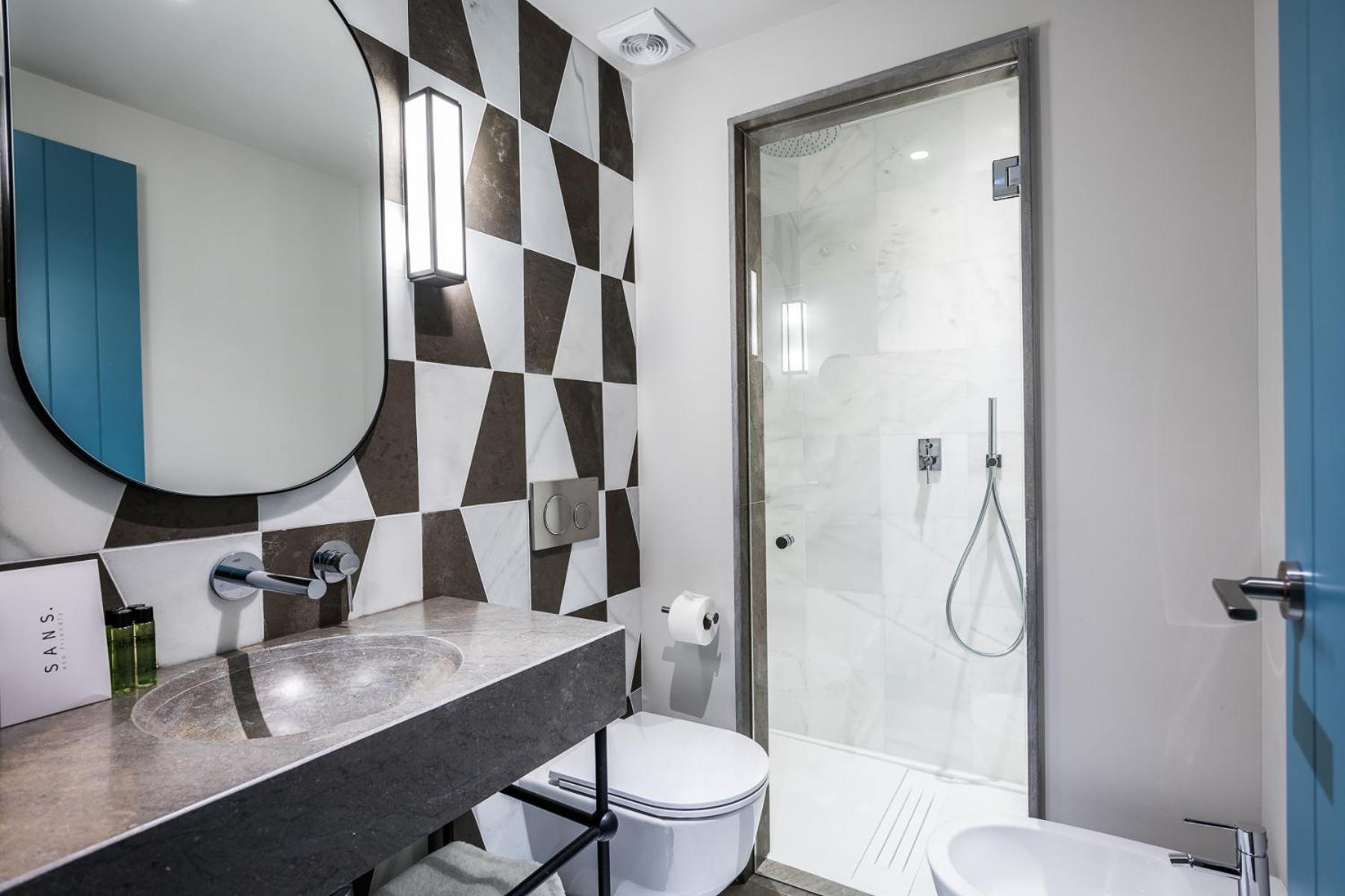 Double or Twin Room - Photo 11