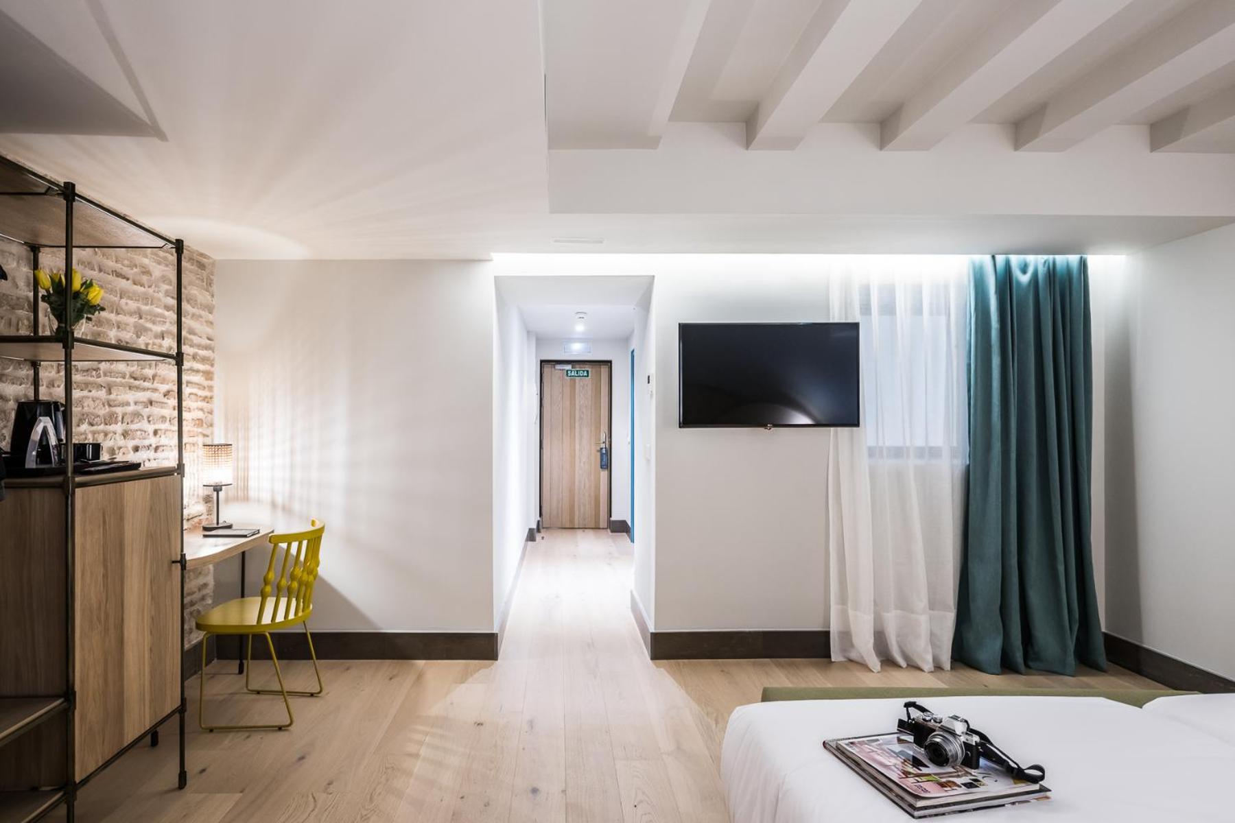Double or Twin Room - Photo 2