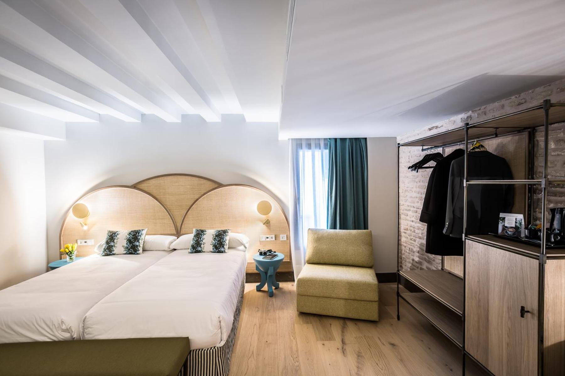 Double or Twin Room - Photo 15