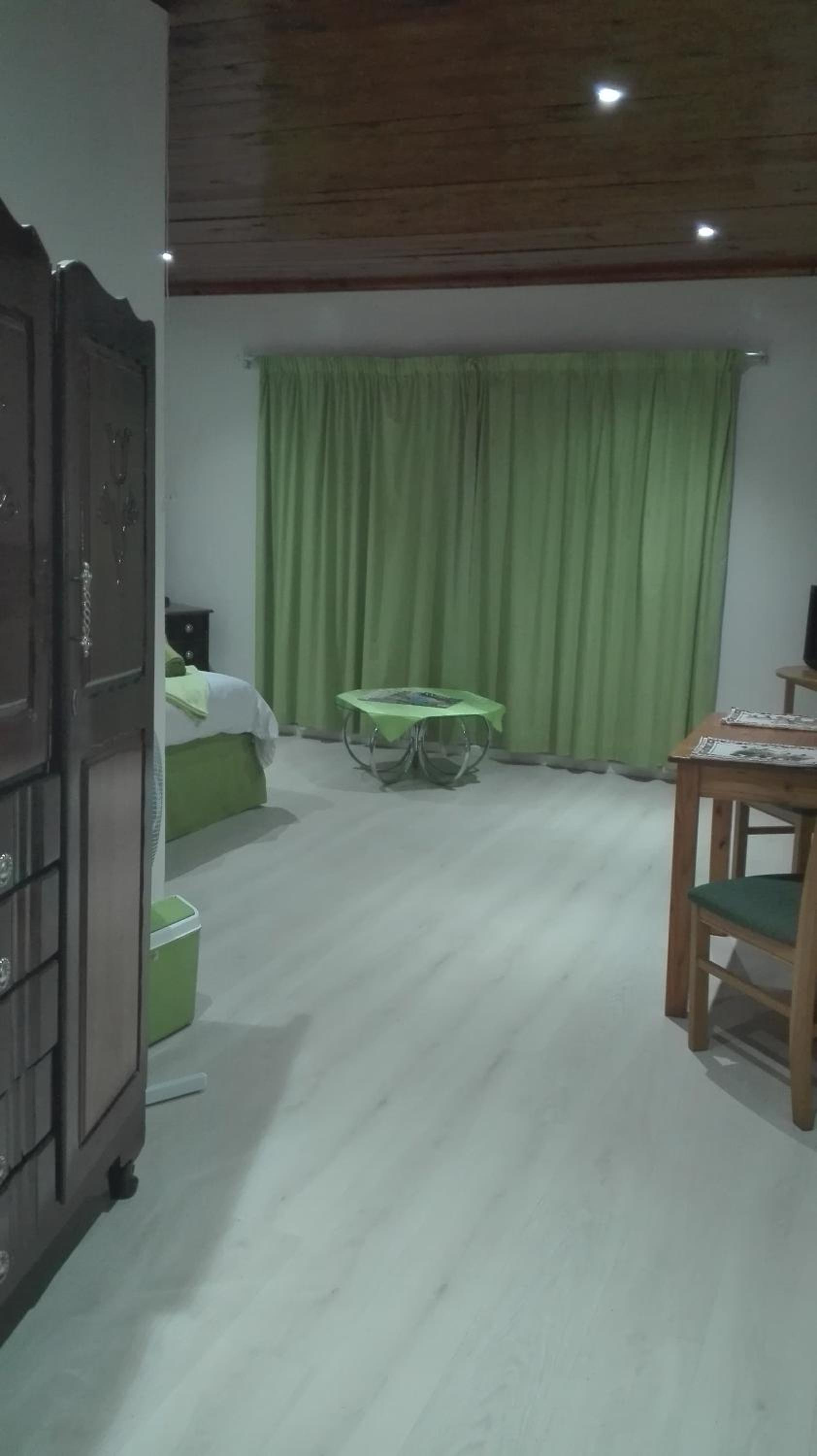 Double Room with Private Bathroom - Photo 1